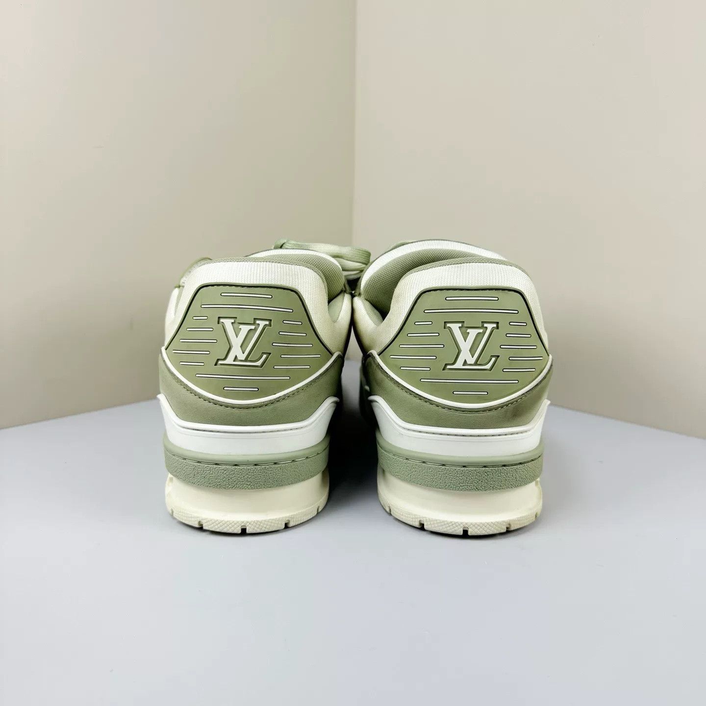 Louis Vuitton Louis Vuitton Green Trainer Sneakers Size 12 Size US 12 / EU 45 - 4 Thumbnail
