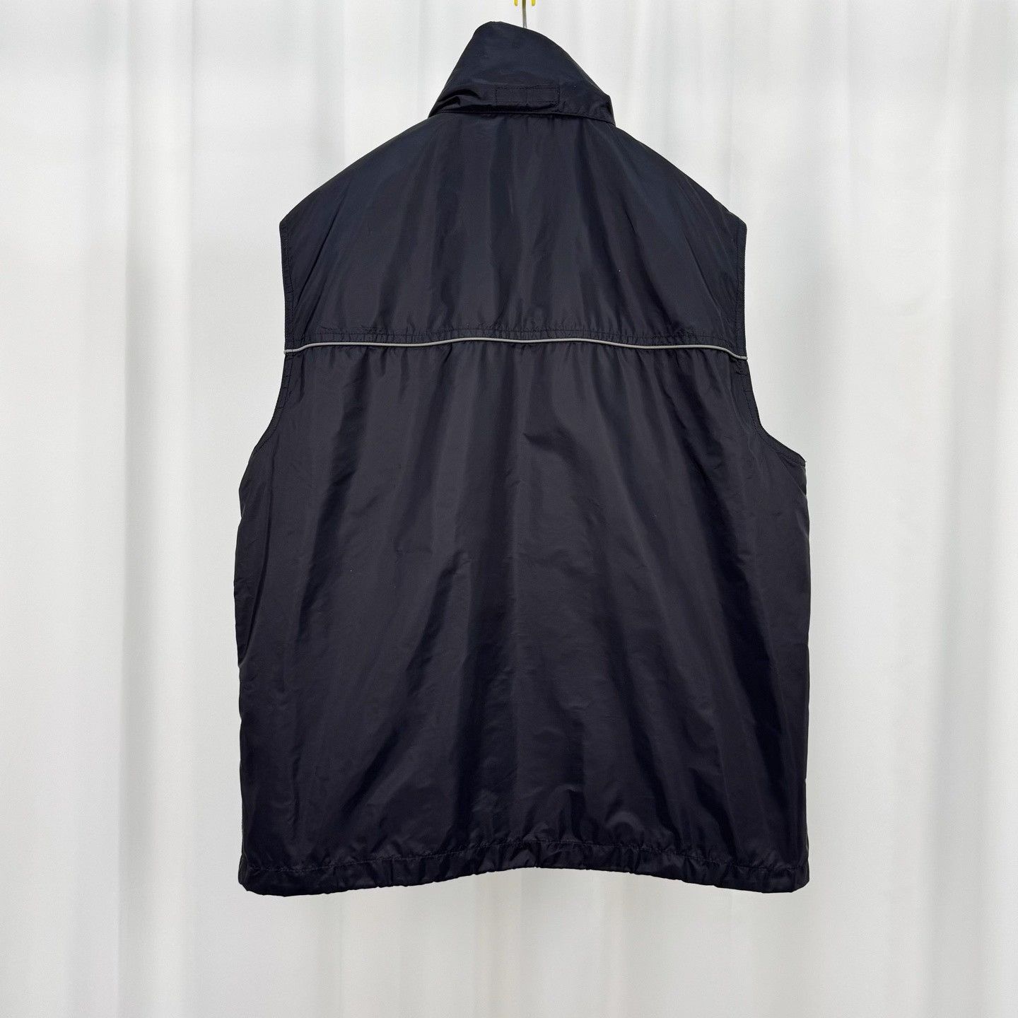 Prada Prada Red Tab Nylon Vest Size 48 Size US M / EU 48-50 / 2 - 3 Thumbnail