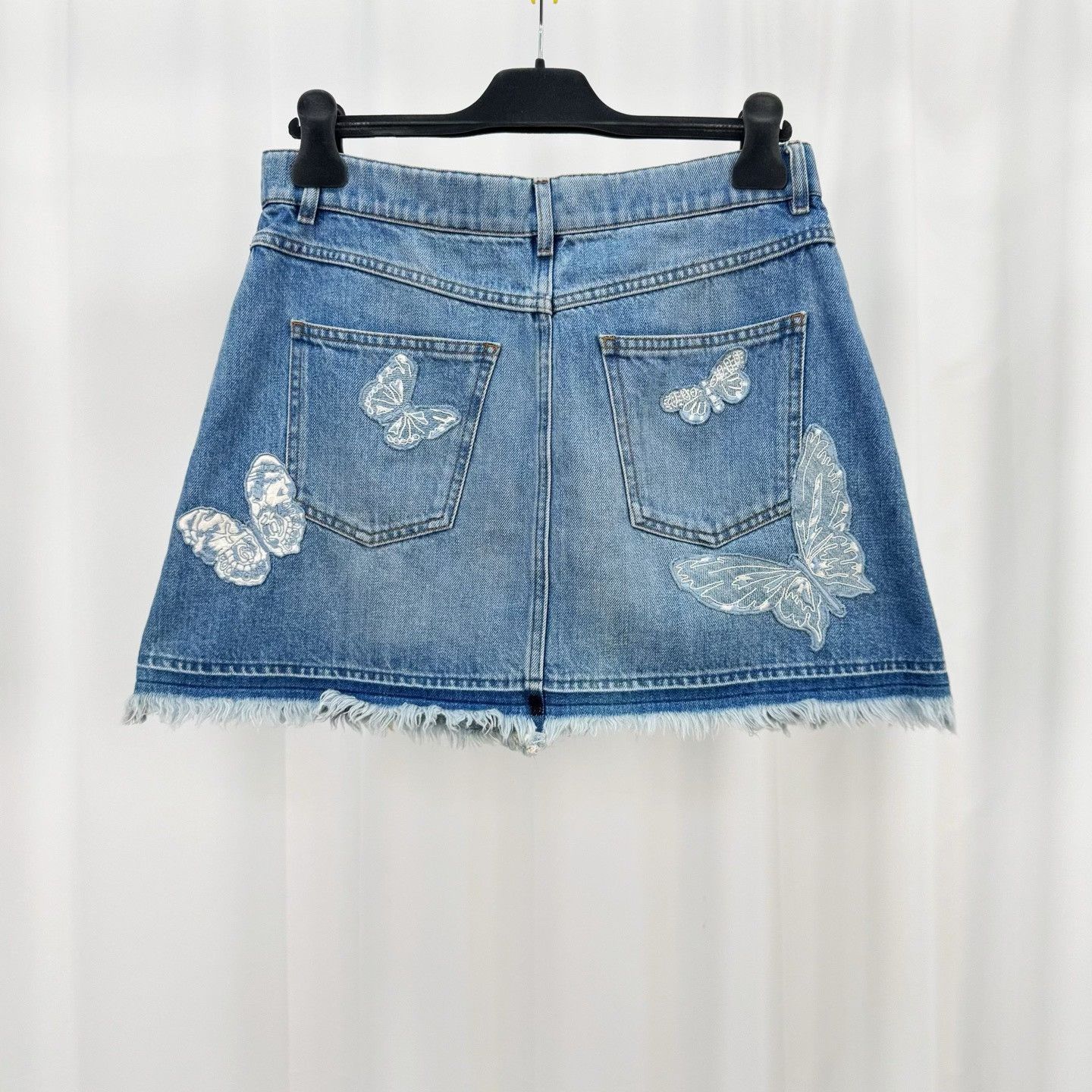 Valentino Valentino Butterfly Embroidered Mini Skirt Size 6 Size 28" / US 6 / IT 42 - 3 Thumbnail