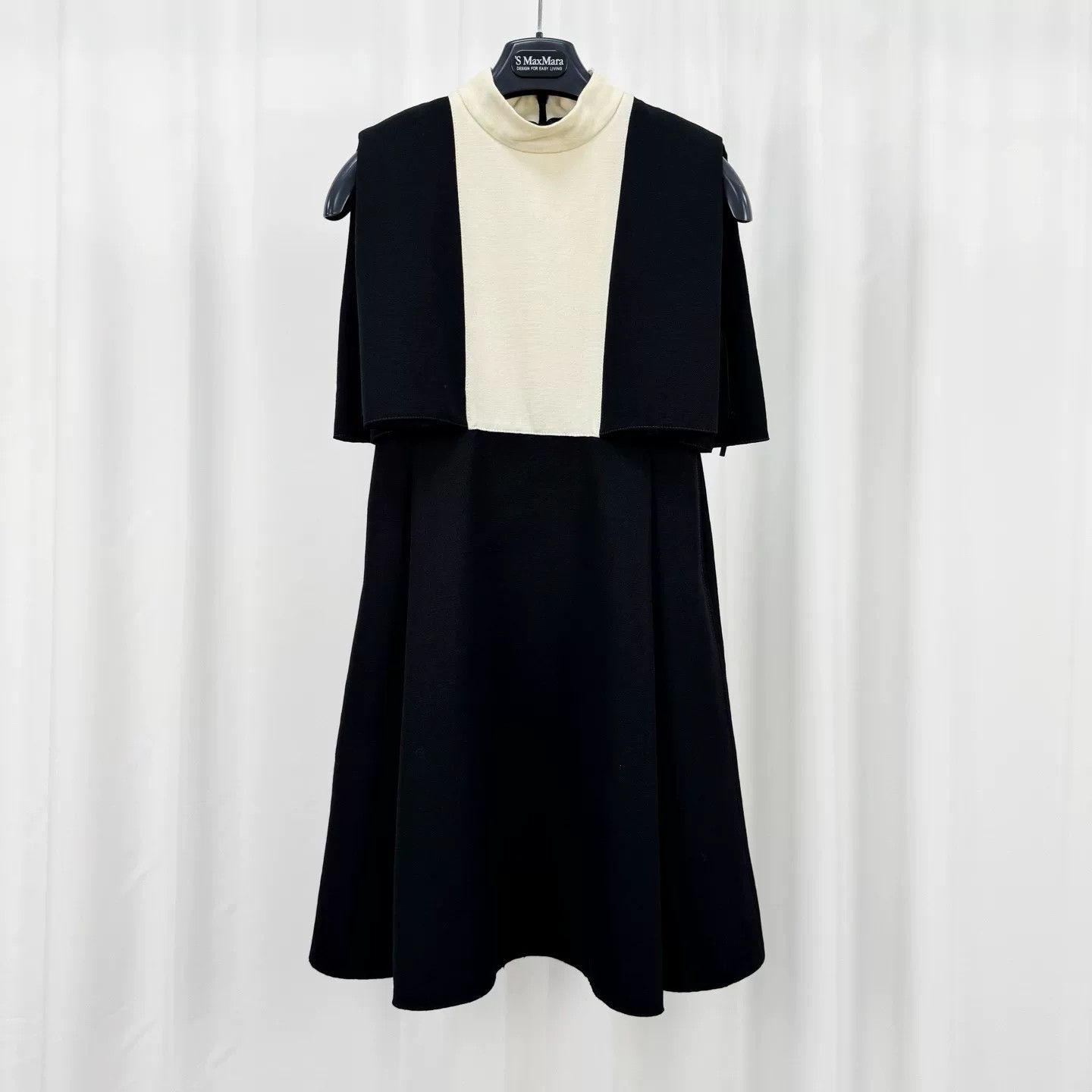 Valentino Valentino Black White Colorblock Dress Size 40 Size S / US 4 / IT 40 - 2 Thumbnail