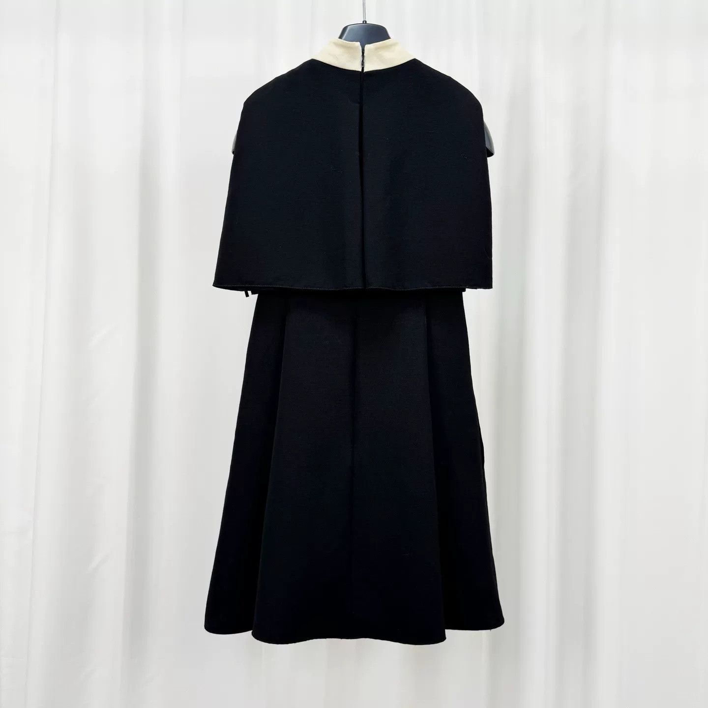 Valentino Valentino Black White Colorblock Dress Size 40 Size S / US 4 / IT 40 - 3 Thumbnail
