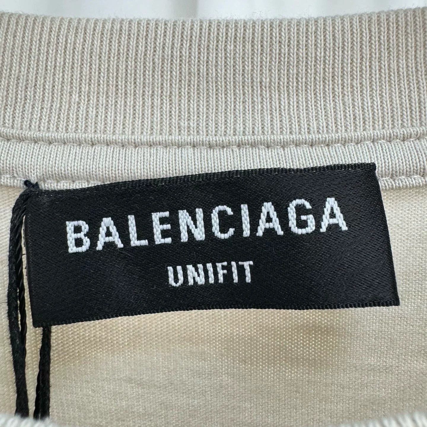 Balenciaga Balenciaga Paris Fashion Week T-Shirt XXS Size US XXS / EU 40 - 6 Thumbnail