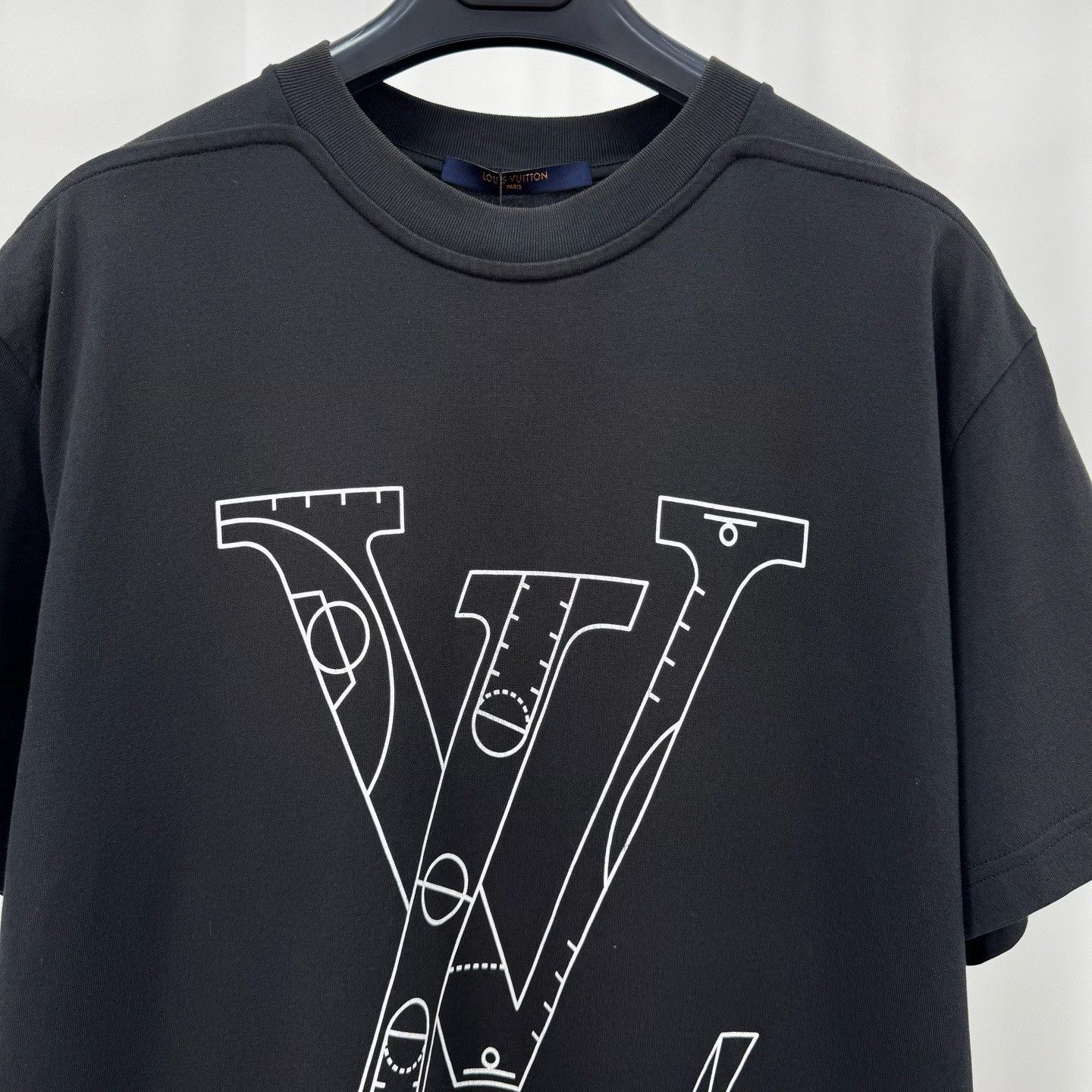 Louis Vuitton Louis Vuitton x NBA Logo Graphic T-Shirt Size S Size US S / EU 44-46 / 1 - 4 Thumbnail