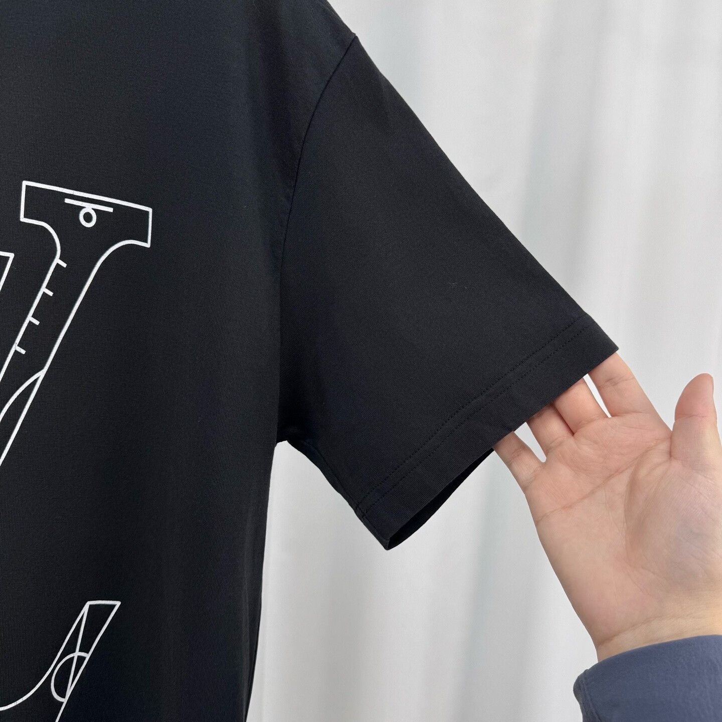 Louis Vuitton Louis Vuitton x NBA Logo Graphic T-Shirt Size S Size US S / EU 44-46 / 1 - 5 Thumbnail