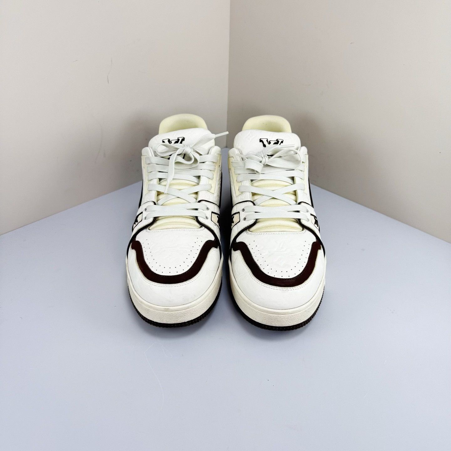 Louis Vuitton Louis Vuitton Monogram Trainer Sneakers Size 9 Size US 9 / EU 42 - 3 Thumbnail