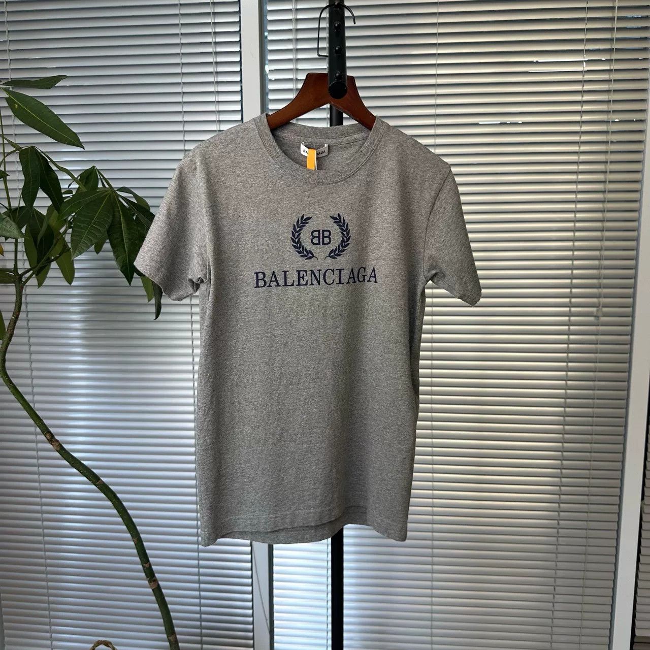 Balenciaga Balenciaga Embroidered Logo T-Shirt Gray Size XS Size US XS / EU 42 / 0 - 2 Thumbnail