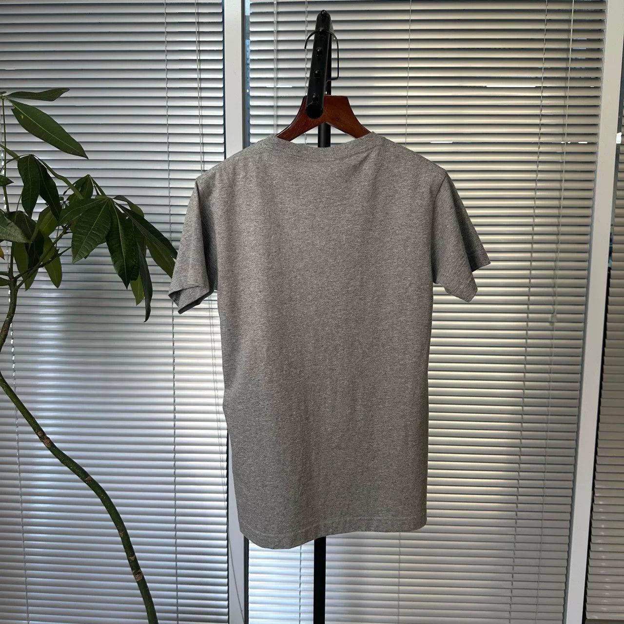 Balenciaga Balenciaga Embroidered Logo T-Shirt Gray Size XS Size US XS / EU 42 / 0 - 3 Thumbnail