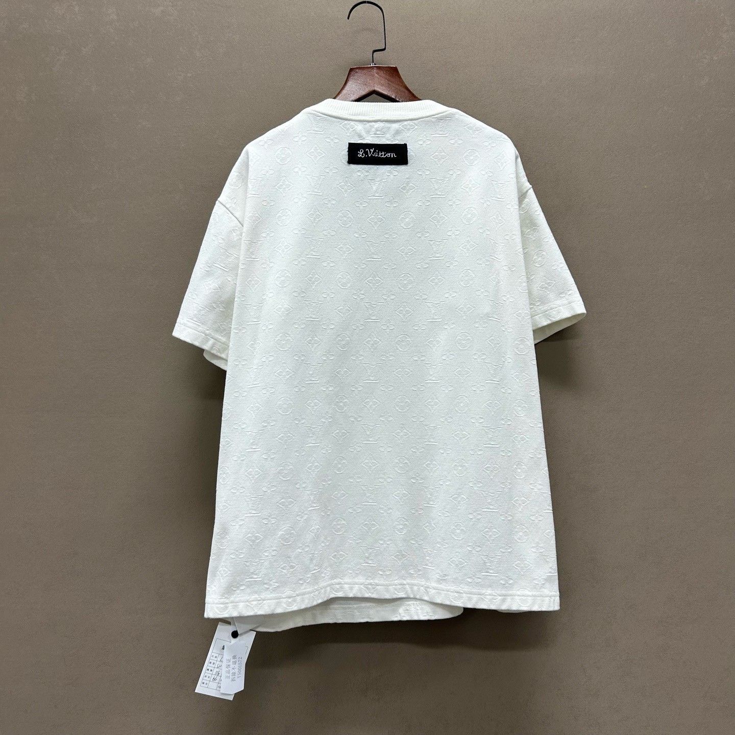 Louis Vuitton Louis Vuitton Plush Doll Short Sleeve T-Shirt Size L Size US L / EU 52-54 / 3 - 3 Thumbnail