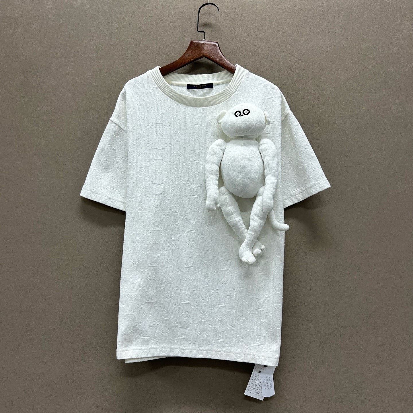 Louis Vuitton Louis Vuitton Plush Doll Short Sleeve T-Shirt Size L Size US L / EU 52-54 / 3 - 2 Thumbnail