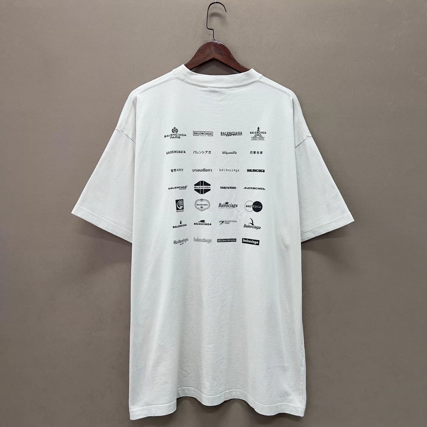 Balenciaga Balenciaga Multi Logo T-Shirt Size XL Size US XL / EU 56 / 4 - 5 Thumbnail