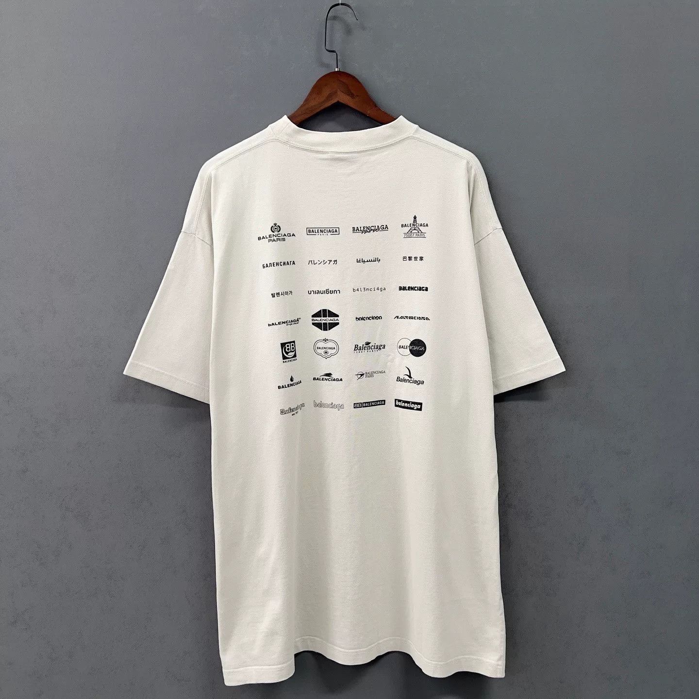 Balenciaga Balenciaga Multi Logo T-Shirt Size XL Size US XL / EU 56 / 4 - 3 Thumbnail