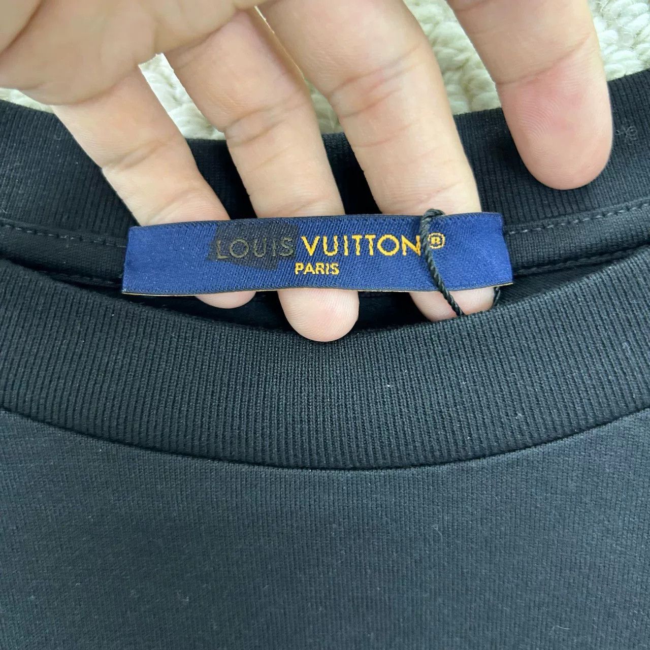 Louis Vuitton Louis Vuitton Rainbow Logo Long Sleeve T-Shirt L Size US L / EU 52-54 / 3 - 4 Thumbnail