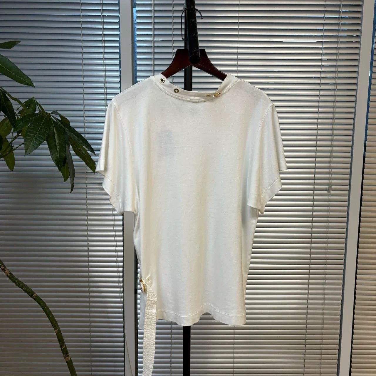 Louis Vuitton Louis Vuitton Gold Hardware T-Shirt Size S Size S / US 4 / IT 40 - 3 Thumbnail
