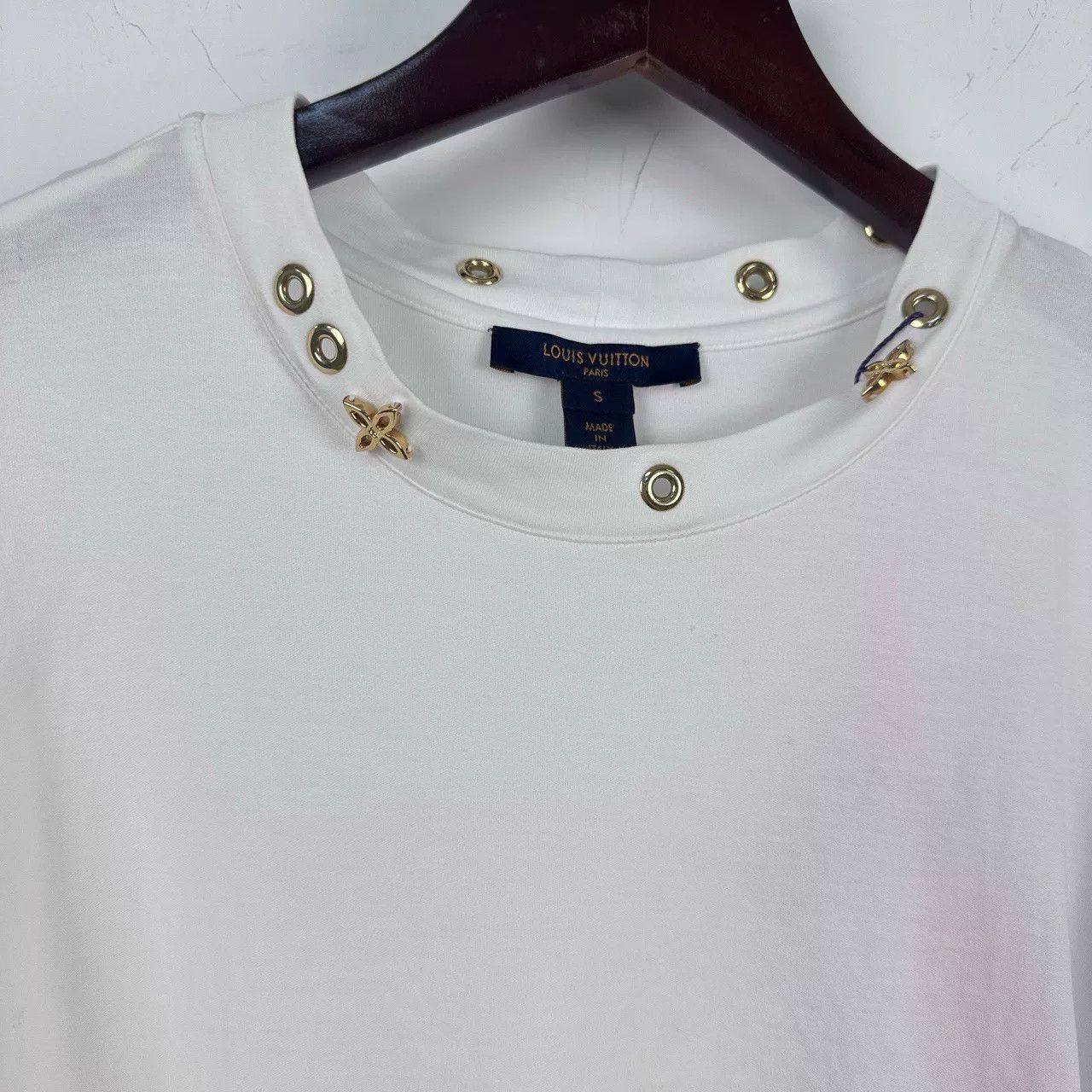 Louis Vuitton Louis Vuitton Gold Hardware T-Shirt Size S Size S / US 4 / IT 40 - 4 Thumbnail