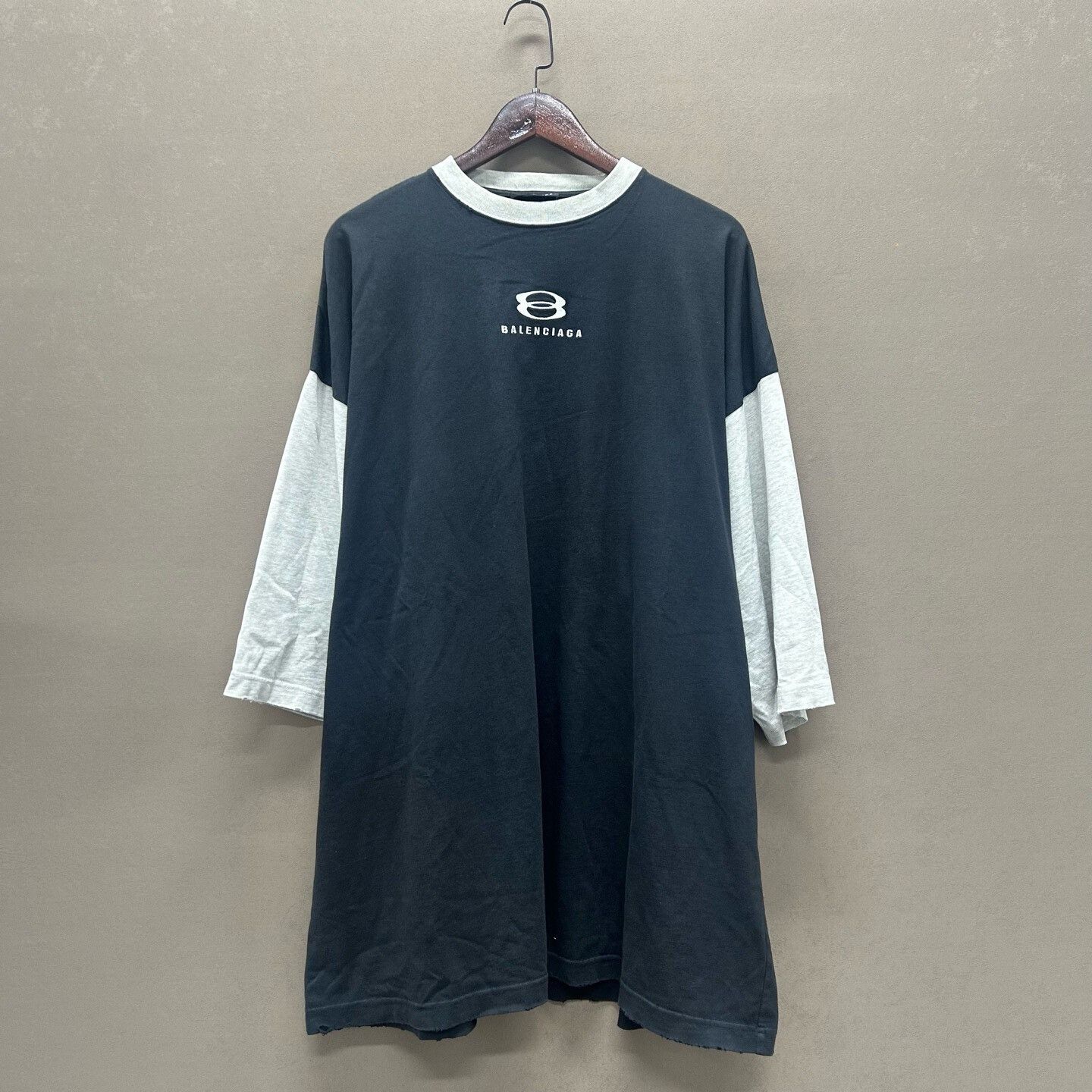 Balenciaga Balenciaga Logo Two-Tone Long Sleeve T-Shirt Size M Size US M / EU 48-50 / 2 - 2 Thumbnail