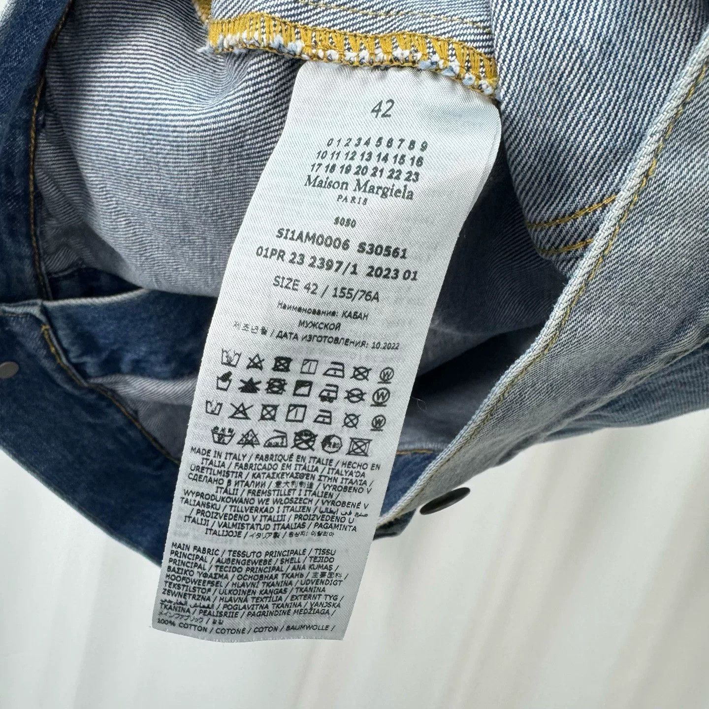 Maison Margiela Maison Margiela Distressed Washed Denim Jacket Size XS Size US XS / EU 42 / 0 - 7 Thumbnail
