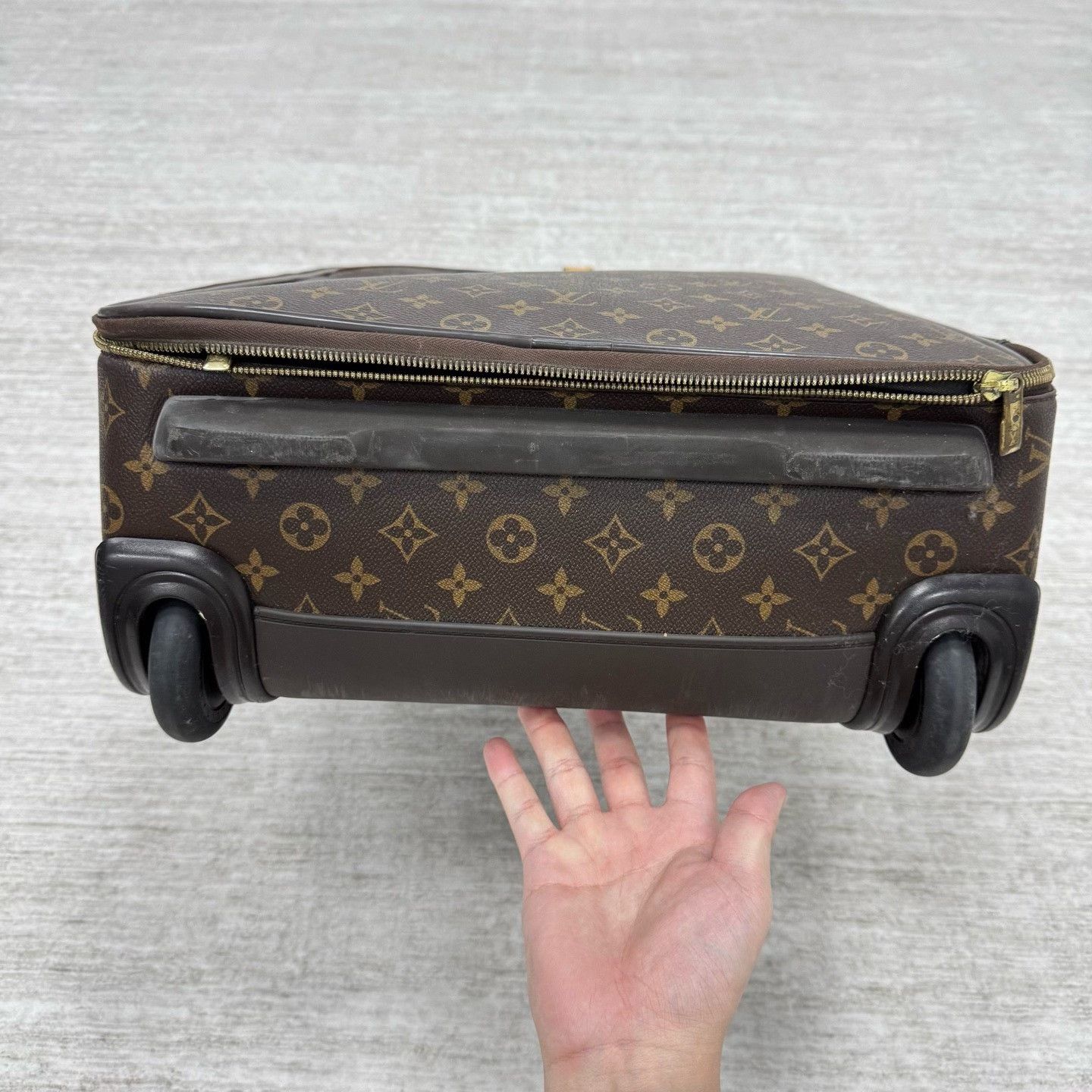 Louis Vuitton Louis Vuitton Monogram Rolling Suitcase Size ONE SIZE - 7 Thumbnail