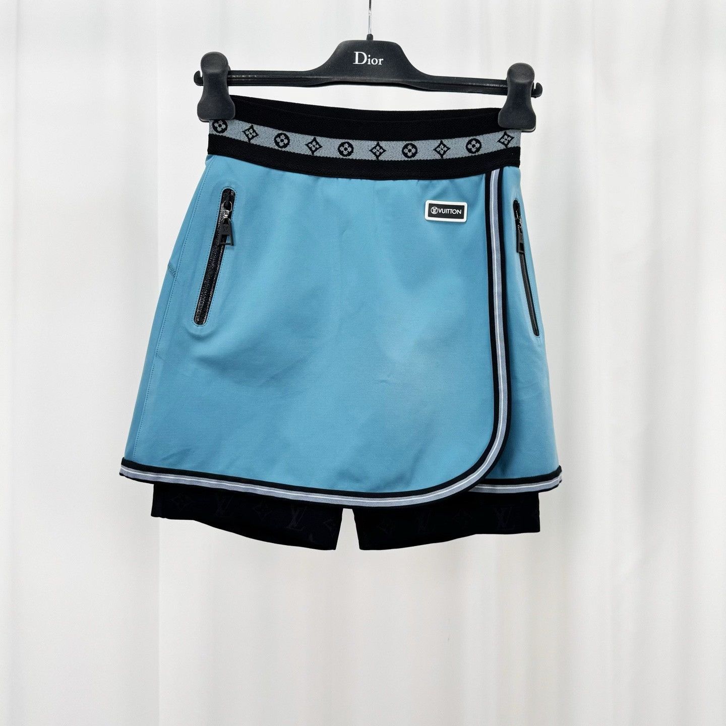 Louis Vuitton Louis Vuitton Logo Patch Skort Size 36 Size 26" / US 2 / IT 38 - 2 Thumbnail