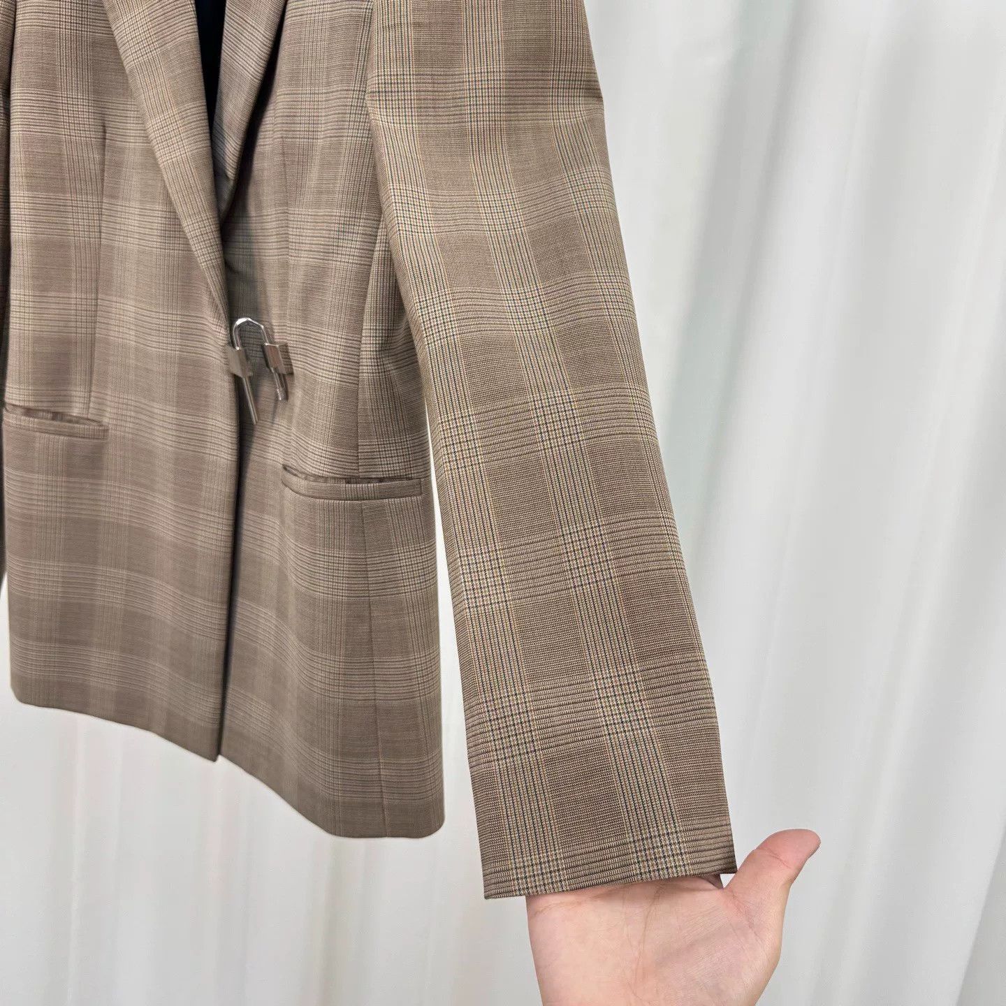 Givenchy Givenchy Plaid Padlock Blazer Size 36 Size XS / US 0-2 / IT 36-38 - 5 Thumbnail