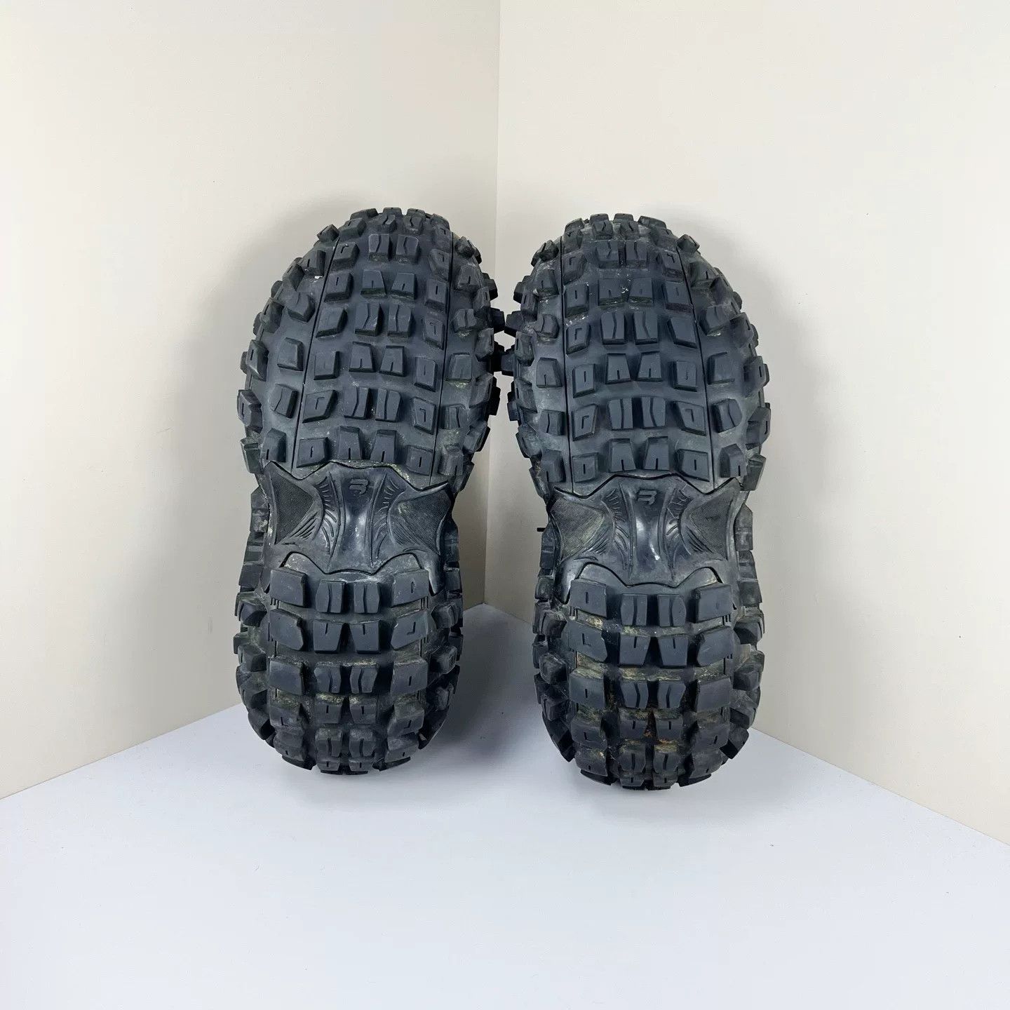 Balenciaga Balenciaga Defender Sneakers Size 10 Size US 10 / EU 43 - 6 Thumbnail