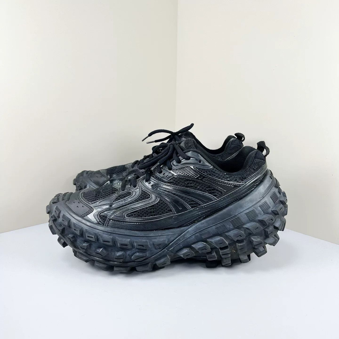 Balenciaga Balenciaga Defender Sneakers Size 10 Size US 10 / EU 43 - 2 Thumbnail