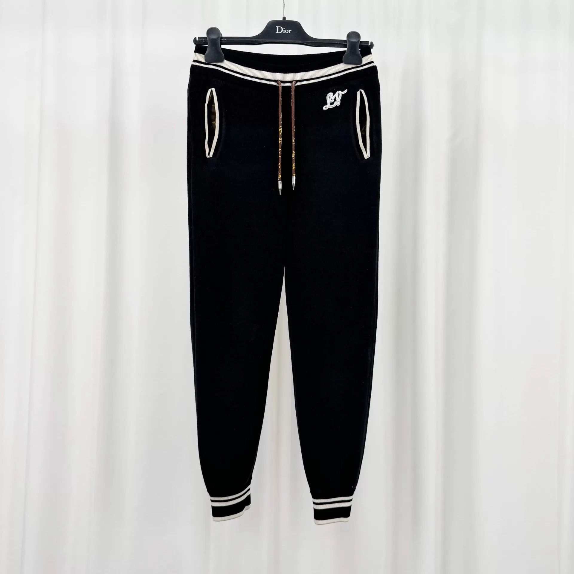 Louis Vuitton Louis Vuitton Embroidered Logo Sweatpants Size XS Size US 28 / EU 44 - 2 Thumbnail