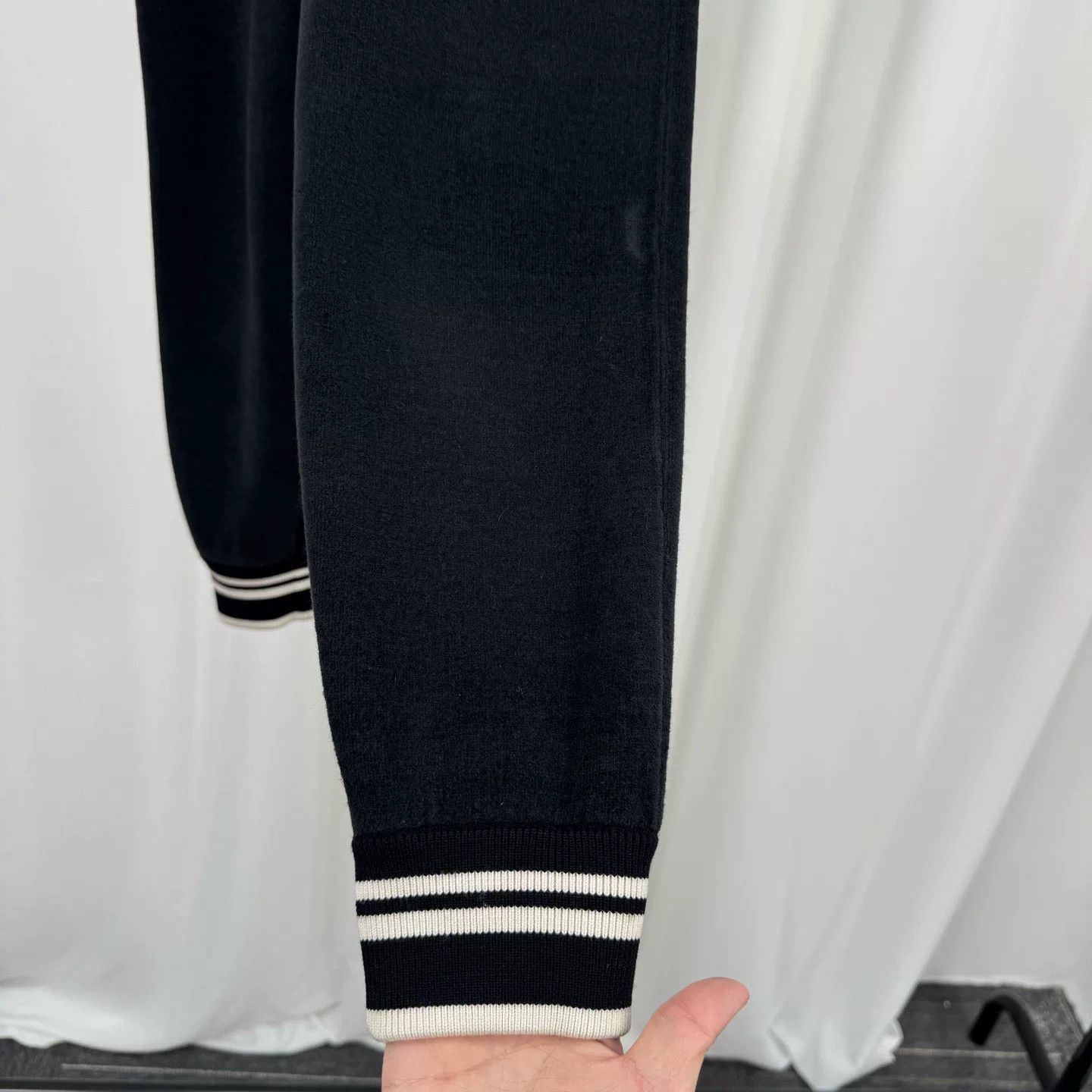 Louis Vuitton Louis Vuitton Embroidered Logo Sweatpants Size XS Size US 28 / EU 44 - 5 Thumbnail