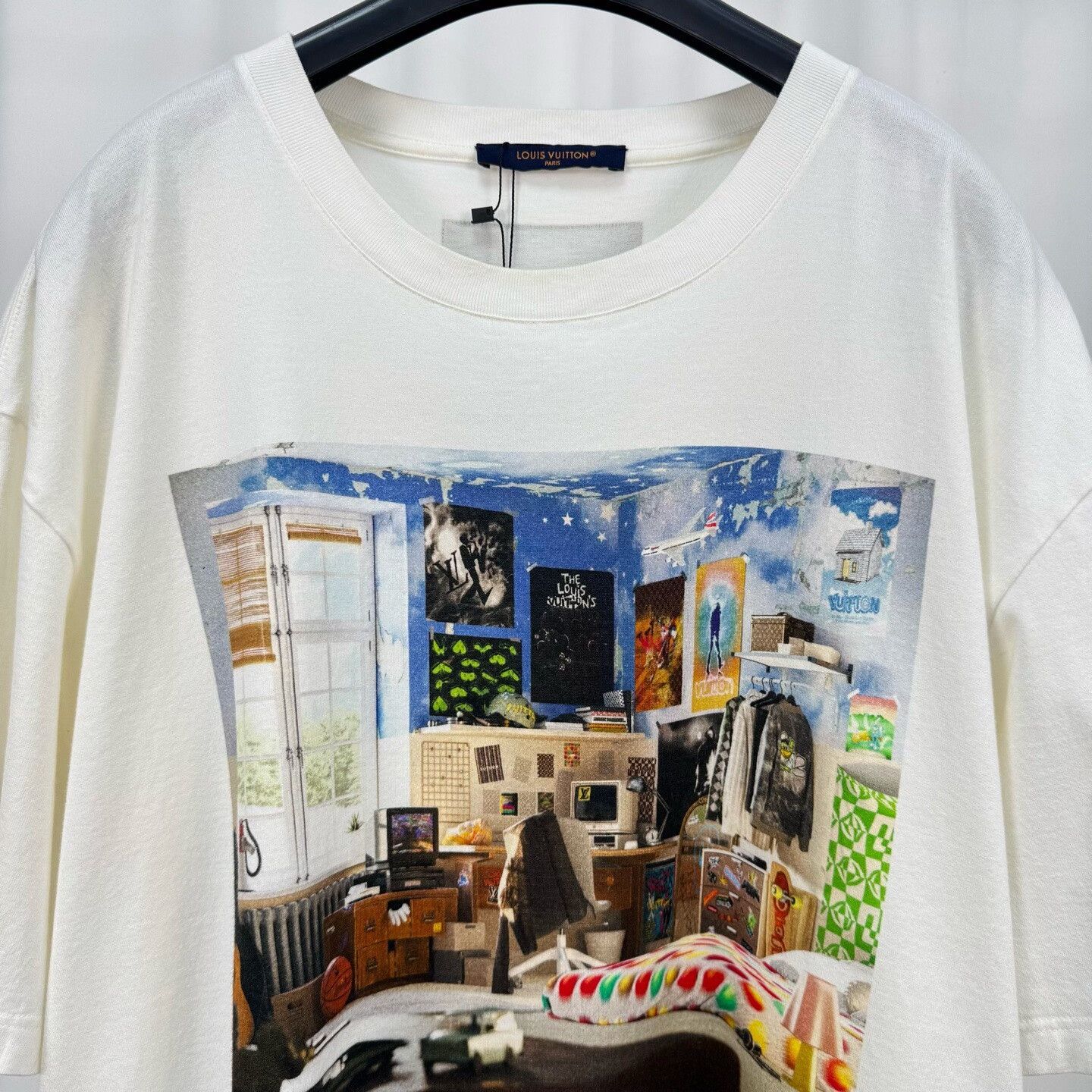Louis Vuitton Louis Vuitton Graphic Print T-Shirt Size XXL Size US XXL / EU 58 / 5 - 4 Thumbnail