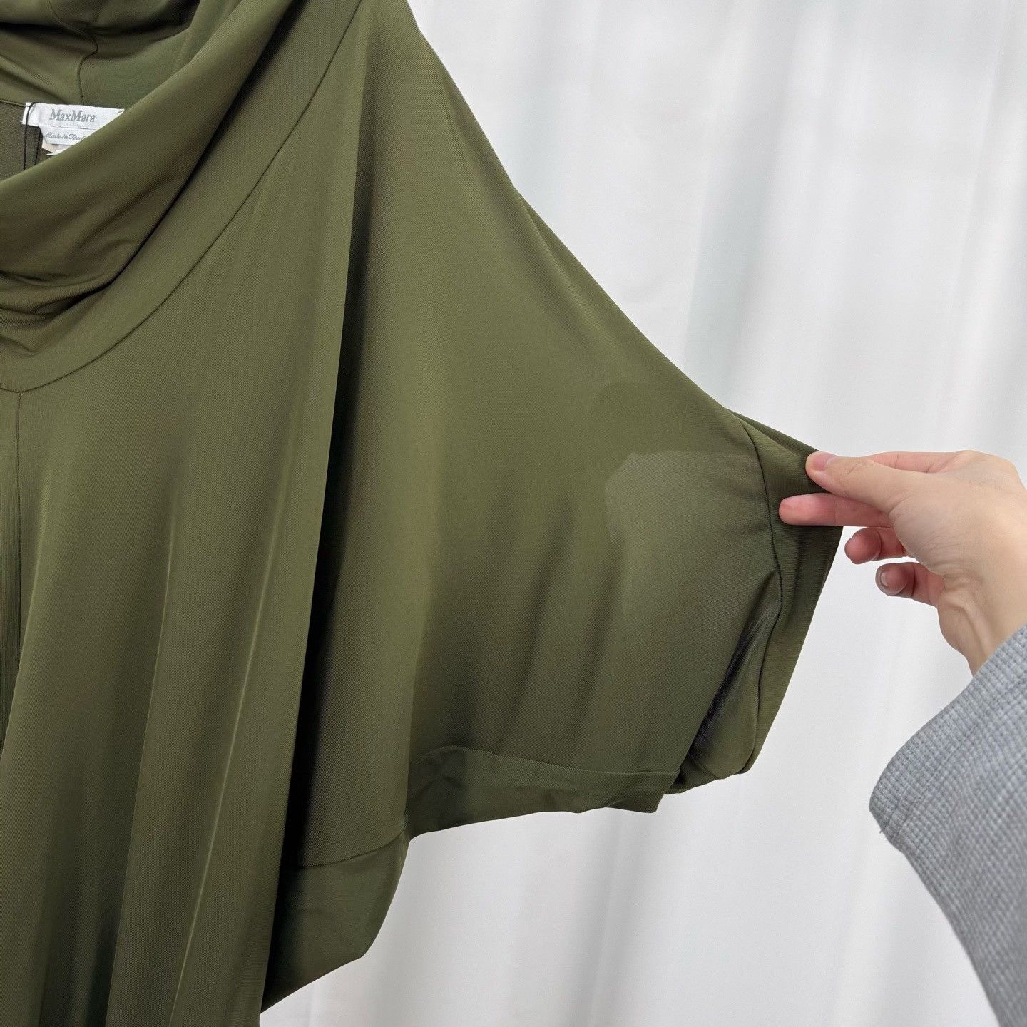 Max Mara MaxMara Cowl Neck Jersey Top Size S Size S / US 4 / IT 40 - 5 Thumbnail