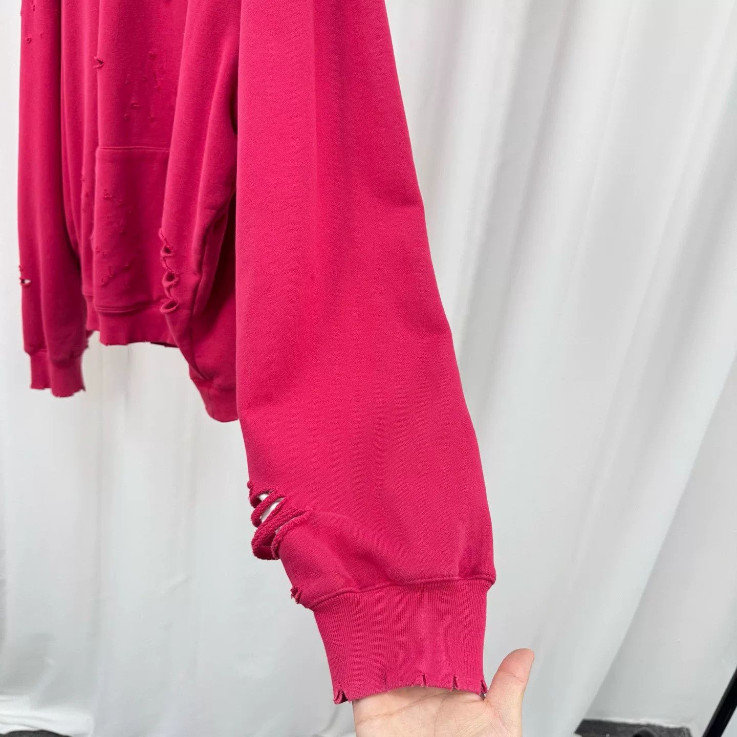 Balenciaga Balenciaga Distressed Logo Hoodie Red Size XS Size US XS / EU 42 / 0 - 5 Thumbnail