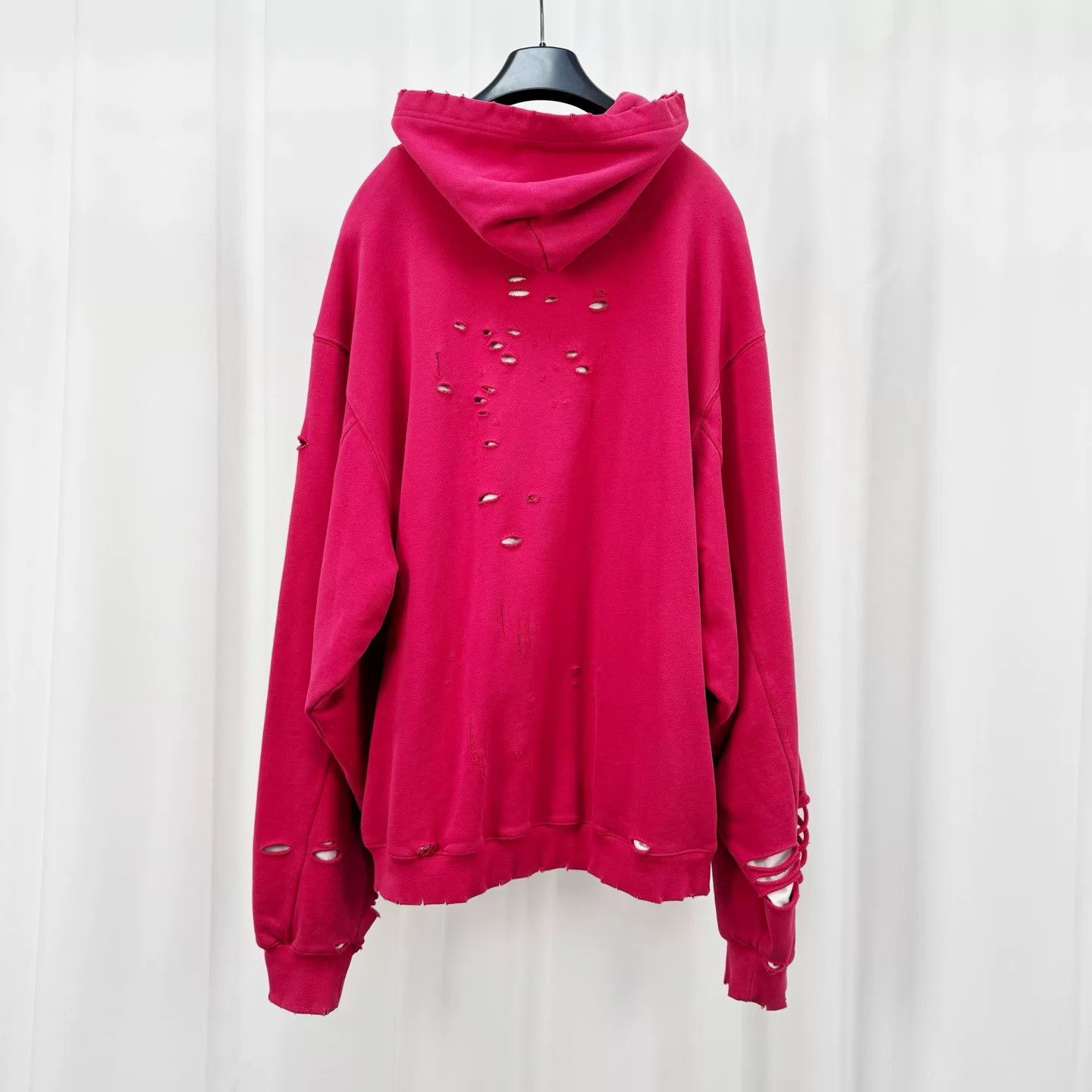 Balenciaga Balenciaga Distressed Logo Hoodie Red Size XS Size US XS / EU 42 / 0 - 3 Thumbnail
