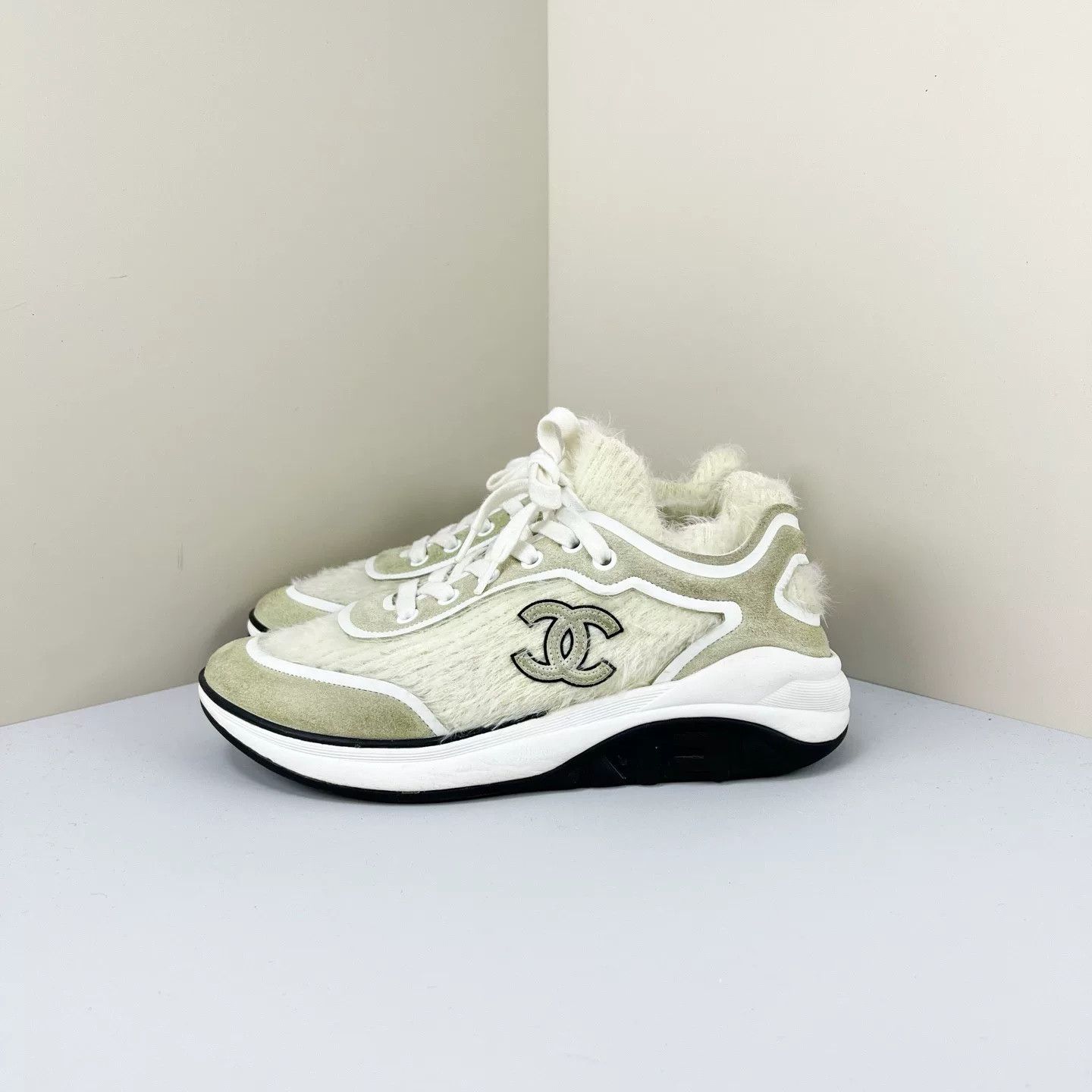 Chanel Chanel Fur Logo Sneakers Size 37.5 Size US 6.5 / IT 36.5 - 2 Thumbnail