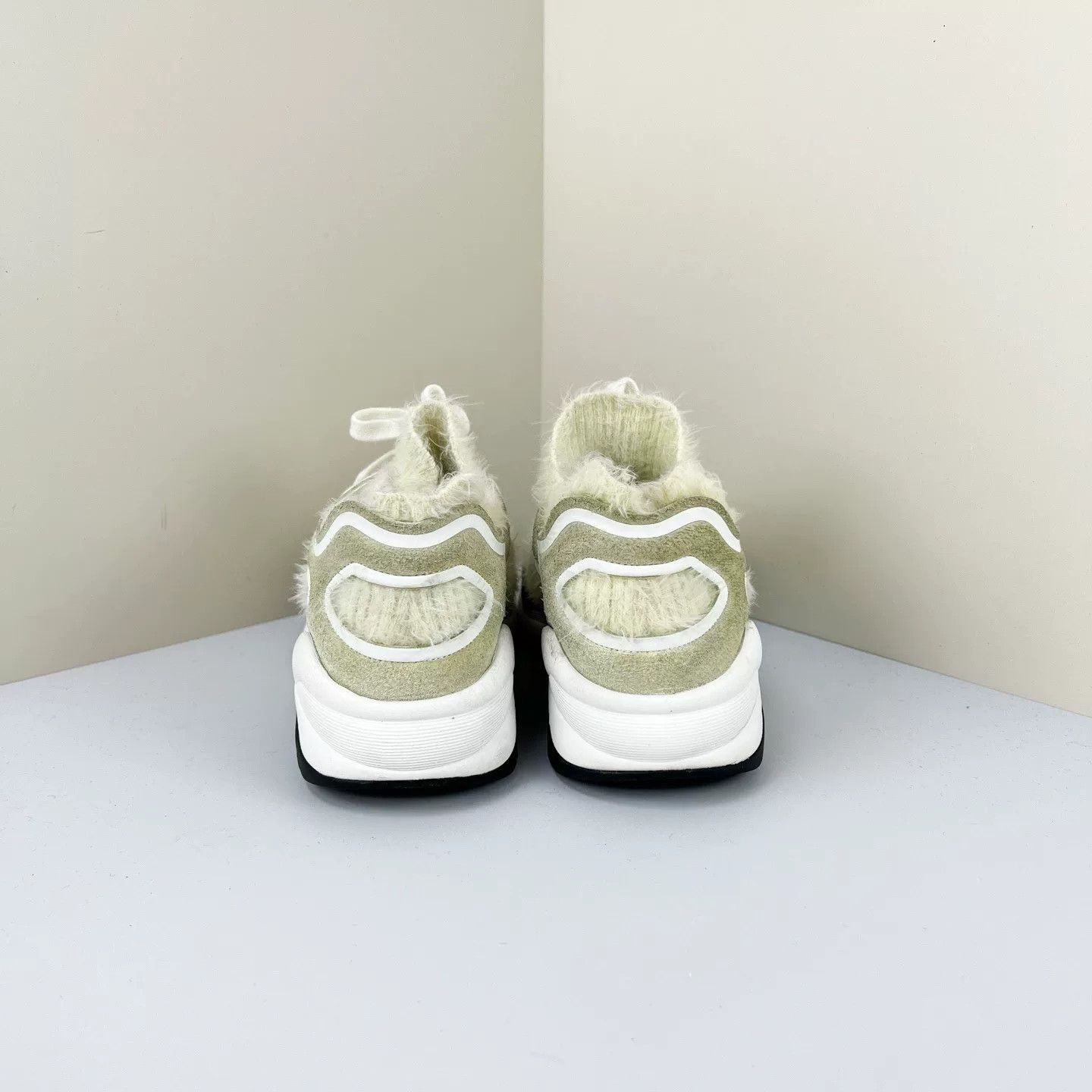 Chanel Chanel Fur Logo Sneakers Size 37.5 Size US 6.5 / IT 36.5 - 4 Thumbnail
