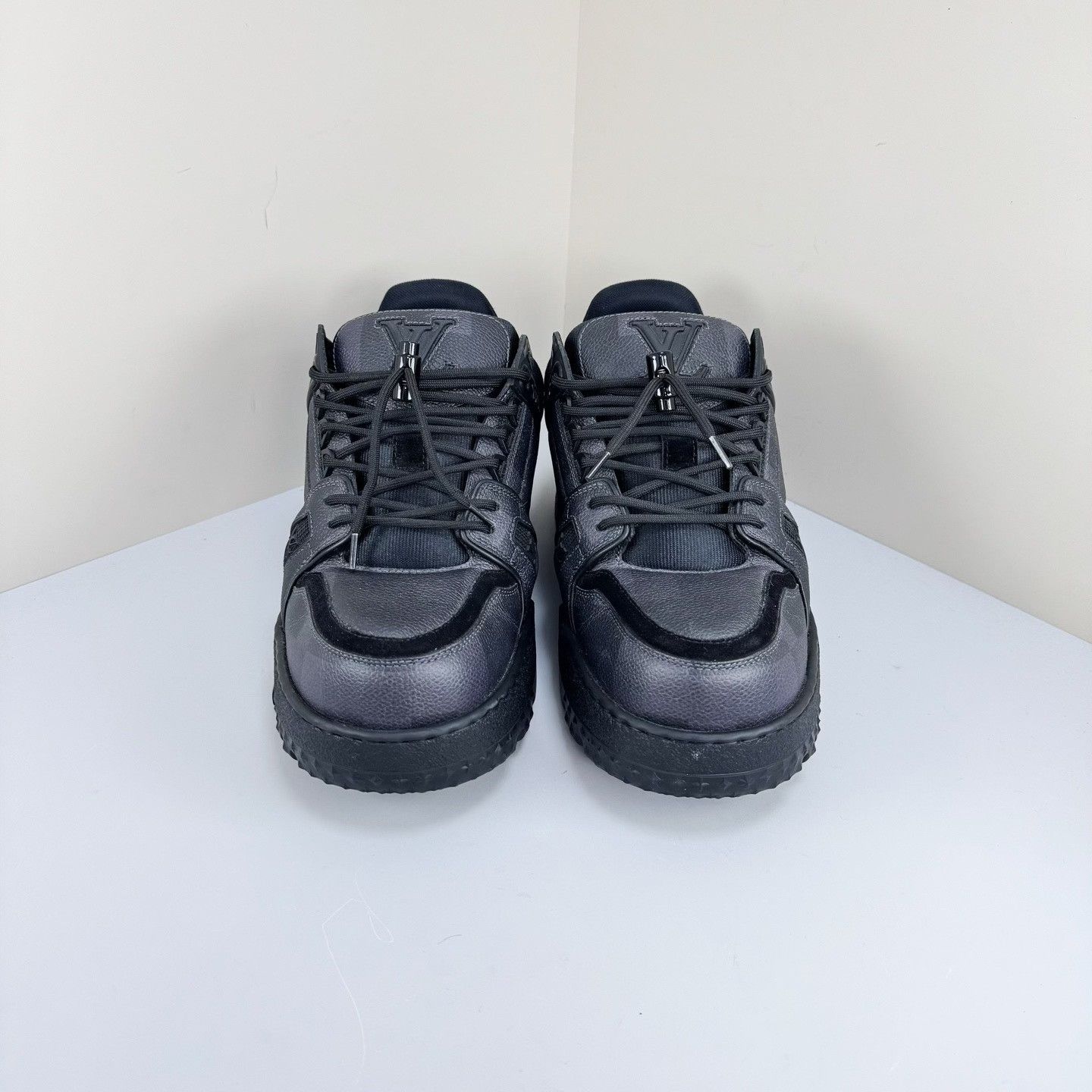 Louis Vuitton Louis Vuitton Trainer Sneakers Size 8.5 Size US 8.5 / EU 41-42 - 3 Thumbnail