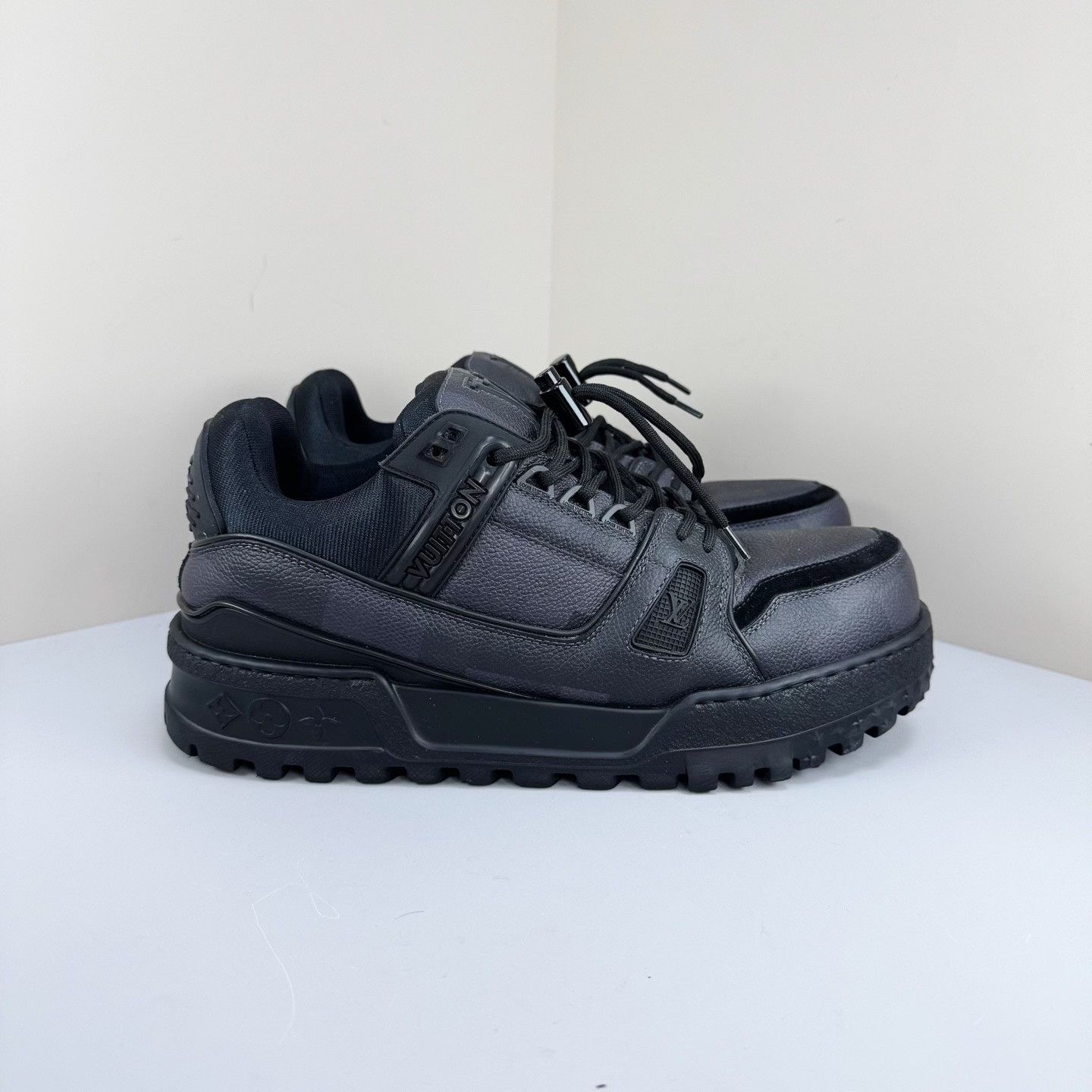 Louis Vuitton Louis Vuitton Trainer Sneakers Size 8.5 Size US 8.5 / EU 41-42 - 5 Thumbnail