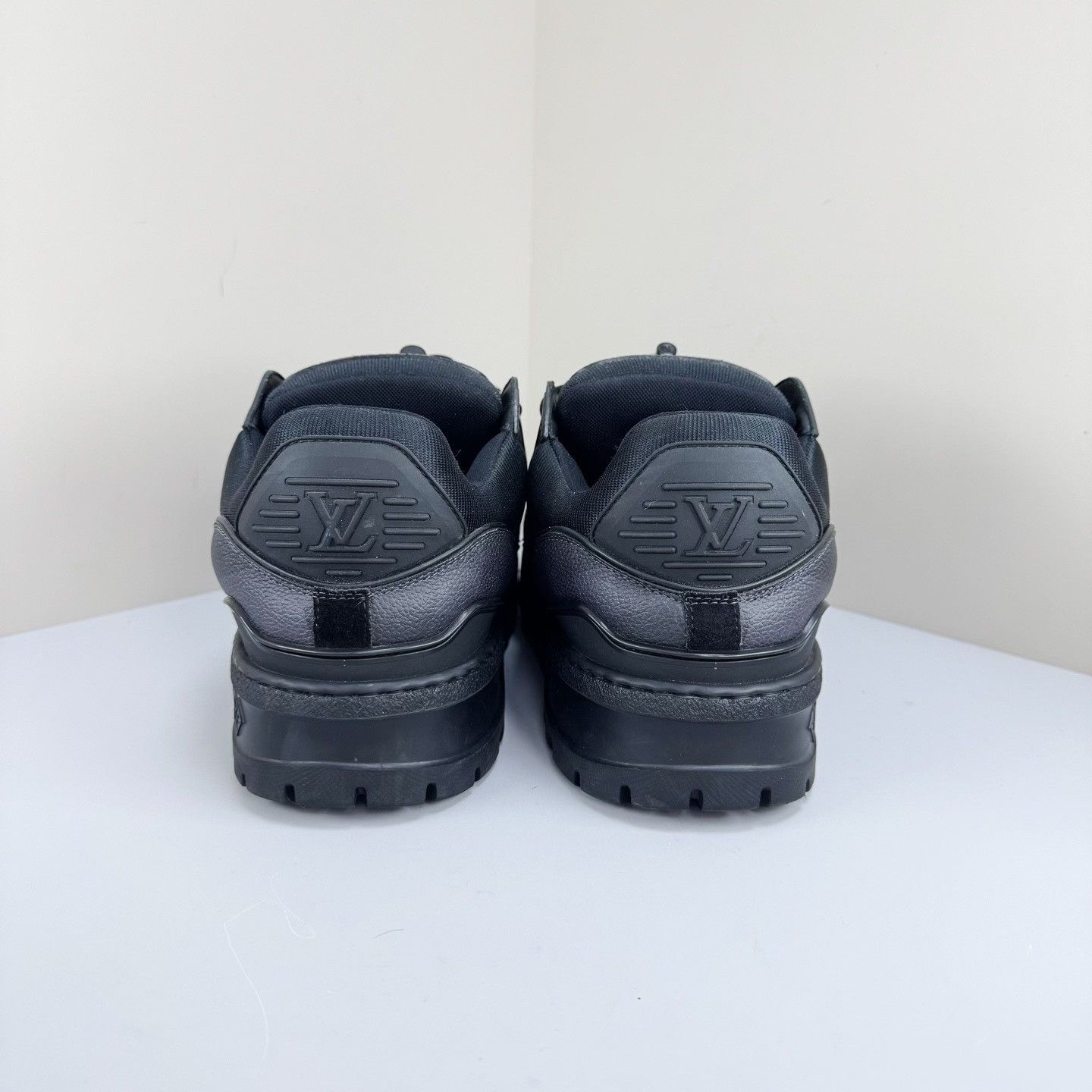 Louis Vuitton Louis Vuitton Trainer Sneakers Size 8.5 Size US 8.5 / EU 41-42 - 4 Thumbnail
