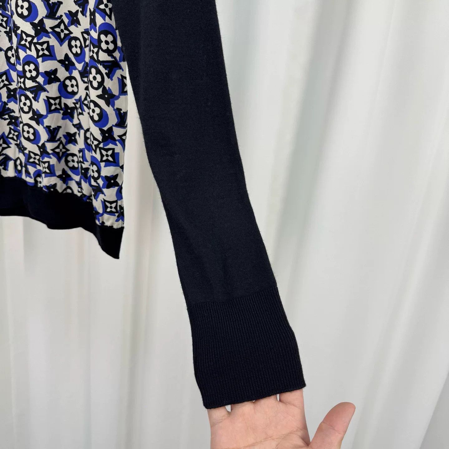 Louis Vuitton Louis Vuitton Monogram Knit Sweater Size XS Size XS / US 0-2 / IT 36-38 - 5 Thumbnail