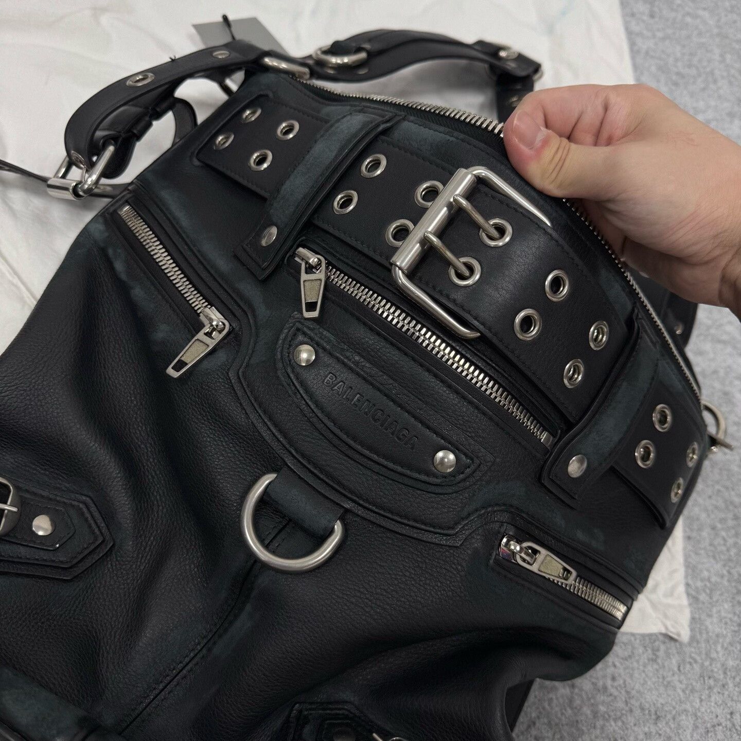 Balenciaga Balenciaga Emo Bucket Bag Size ONE SIZE - 6 Thumbnail