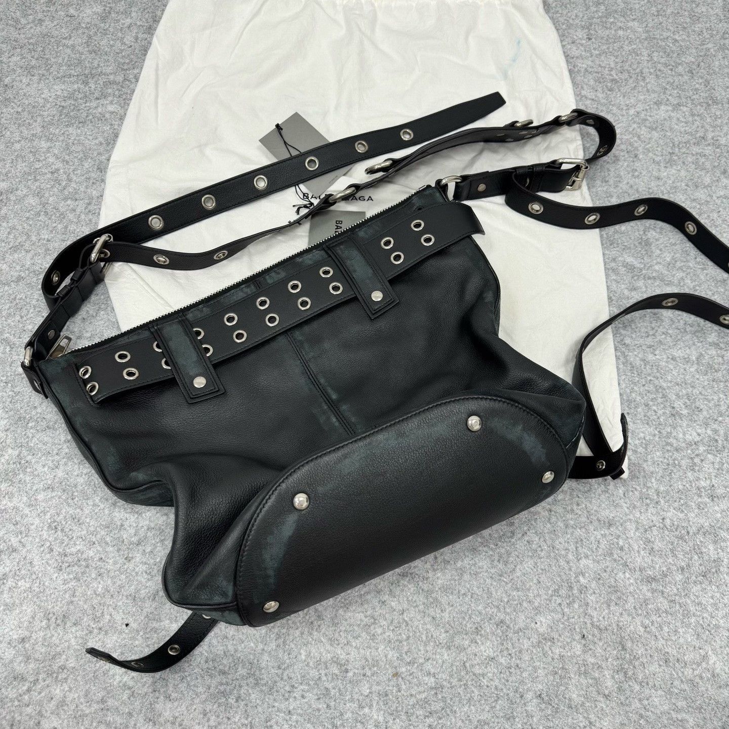 Balenciaga Balenciaga Emo Bucket Bag Size ONE SIZE - 4 Thumbnail