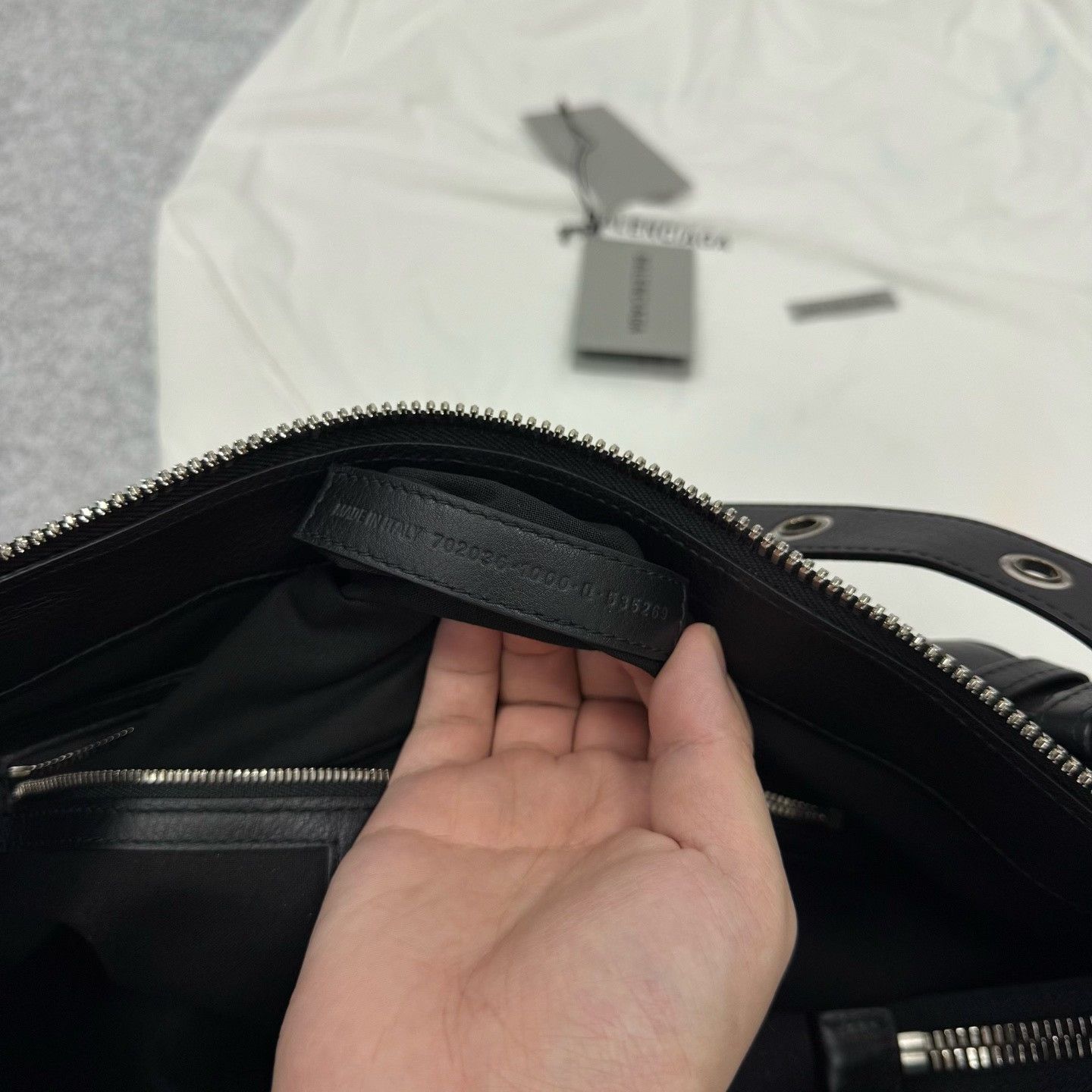 Balenciaga Balenciaga Emo Bucket Bag Size ONE SIZE - 9 Thumbnail