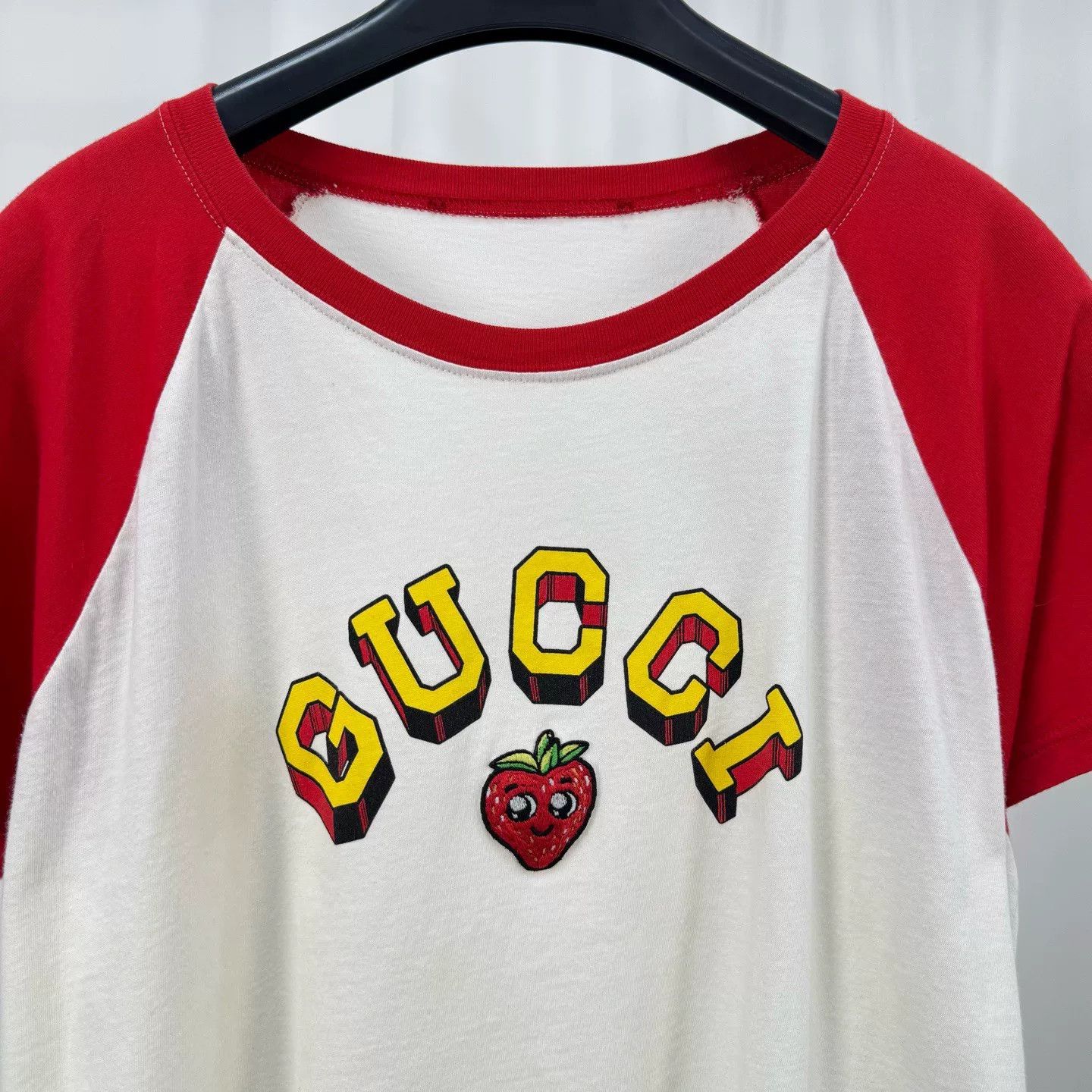 Gucci Gucci Strawberry Logo Ringer T-Shirt Size XL Size US XL / EU 56 / 4 - 4 Thumbnail