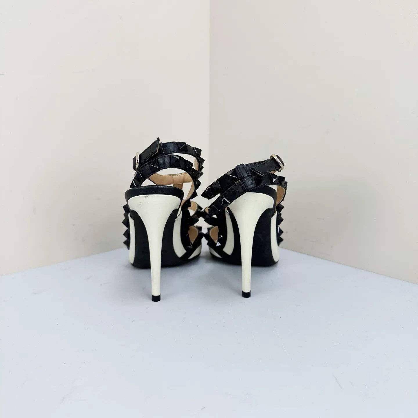 Valentino Valentino Two-Tone Rockstud Heels Size 35 Size US 5 / IT 35 - 4 Thumbnail