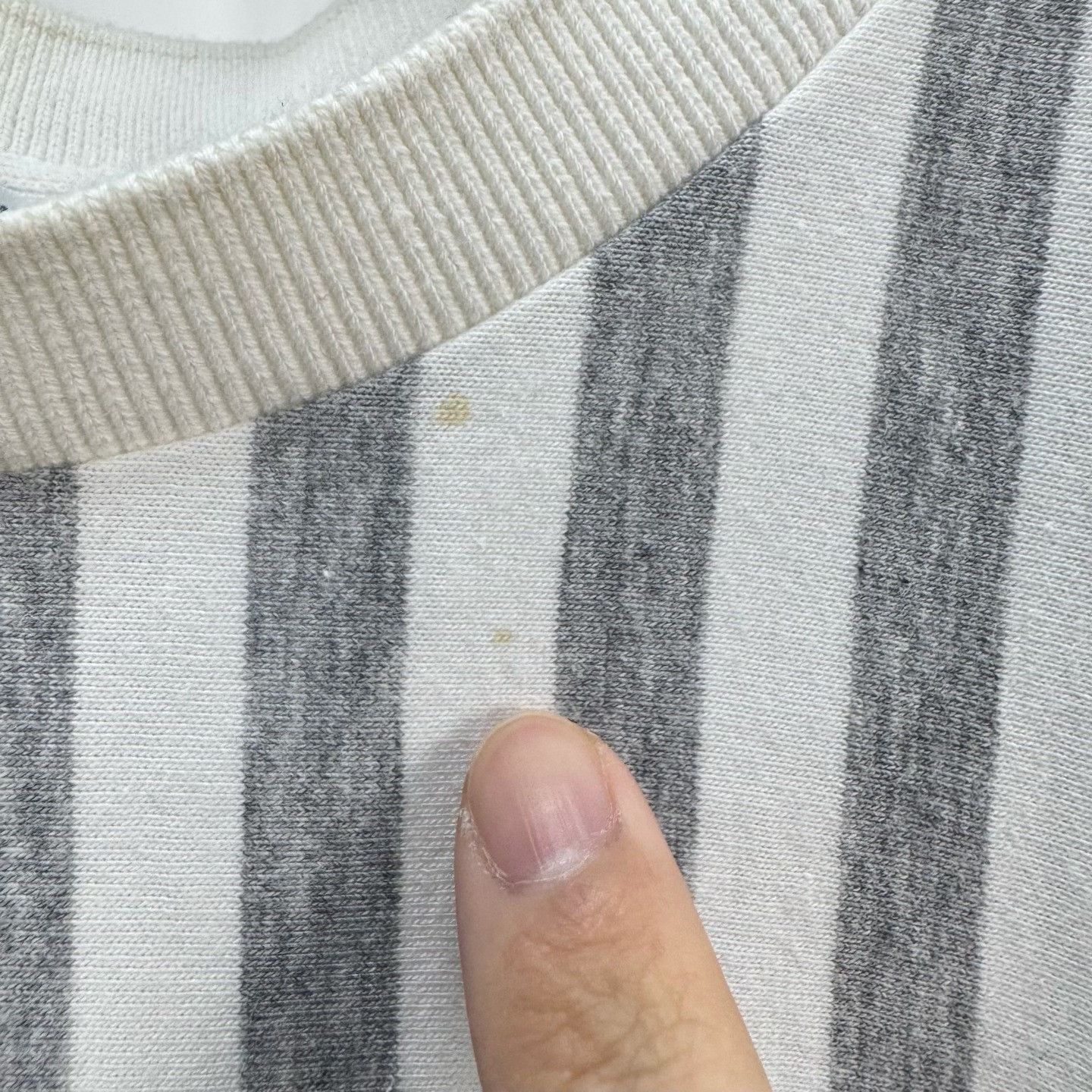 Thom Browne Thom Browne Grey White Striped T-Shirt Size 1 Size US S / EU 44-46 / 1 - 7 Thumbnail