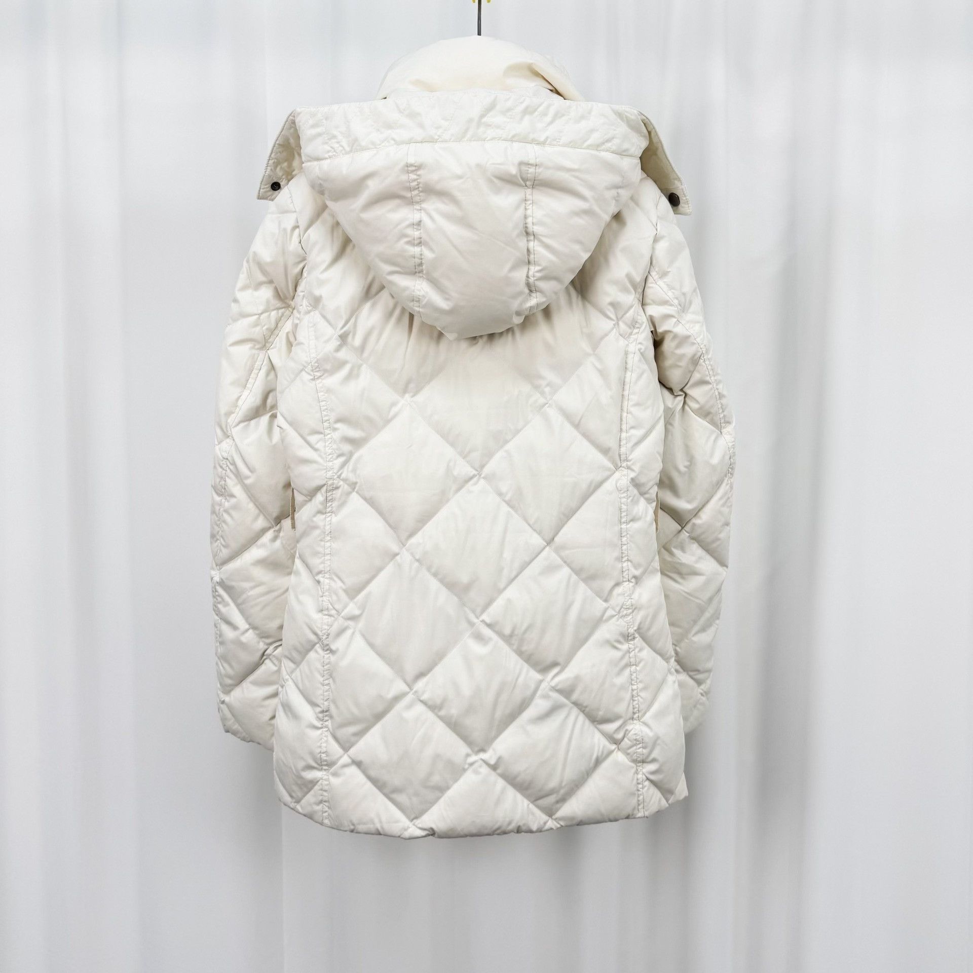 Burberry Burberry Quilted Down Jacket XS Size XS / US 0-2 / IT 36-38 - 3 Thumbnail