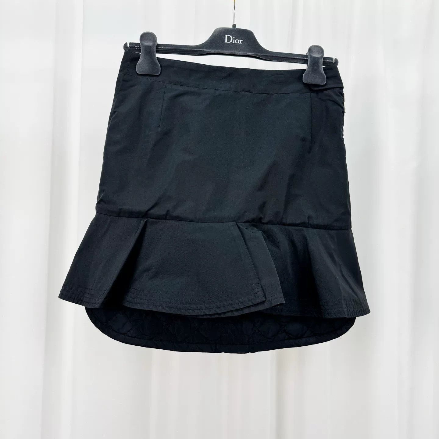 Moncler Moncler Ruffle Hem Mini Skirt Size 40 Size 27" / US 4 / IT 40 - 2 Thumbnail