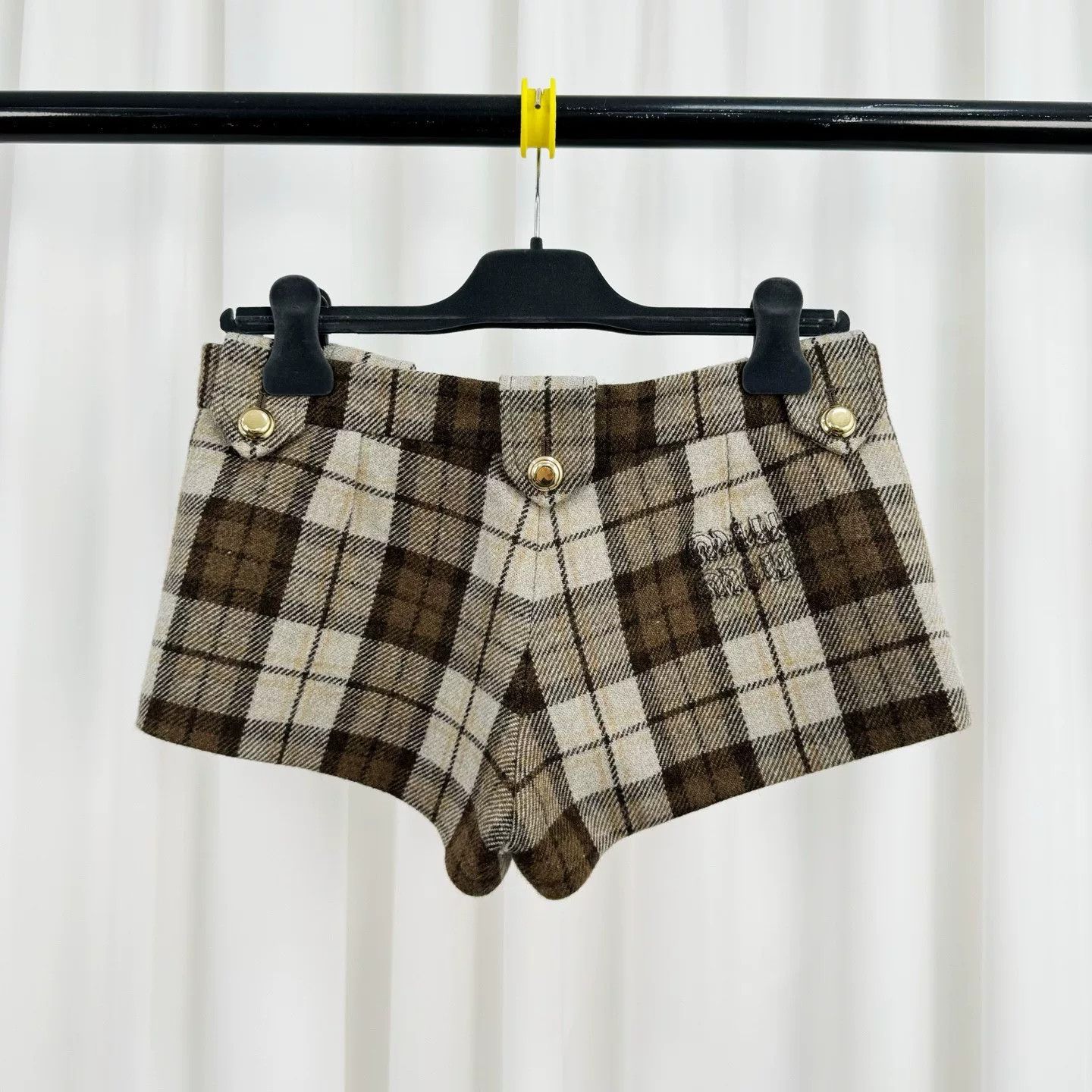 Miu Miu Miu Miu Plaid Embroidered Shorts Size 36 Size 25" / US 0 / IT 36 - 3 Thumbnail