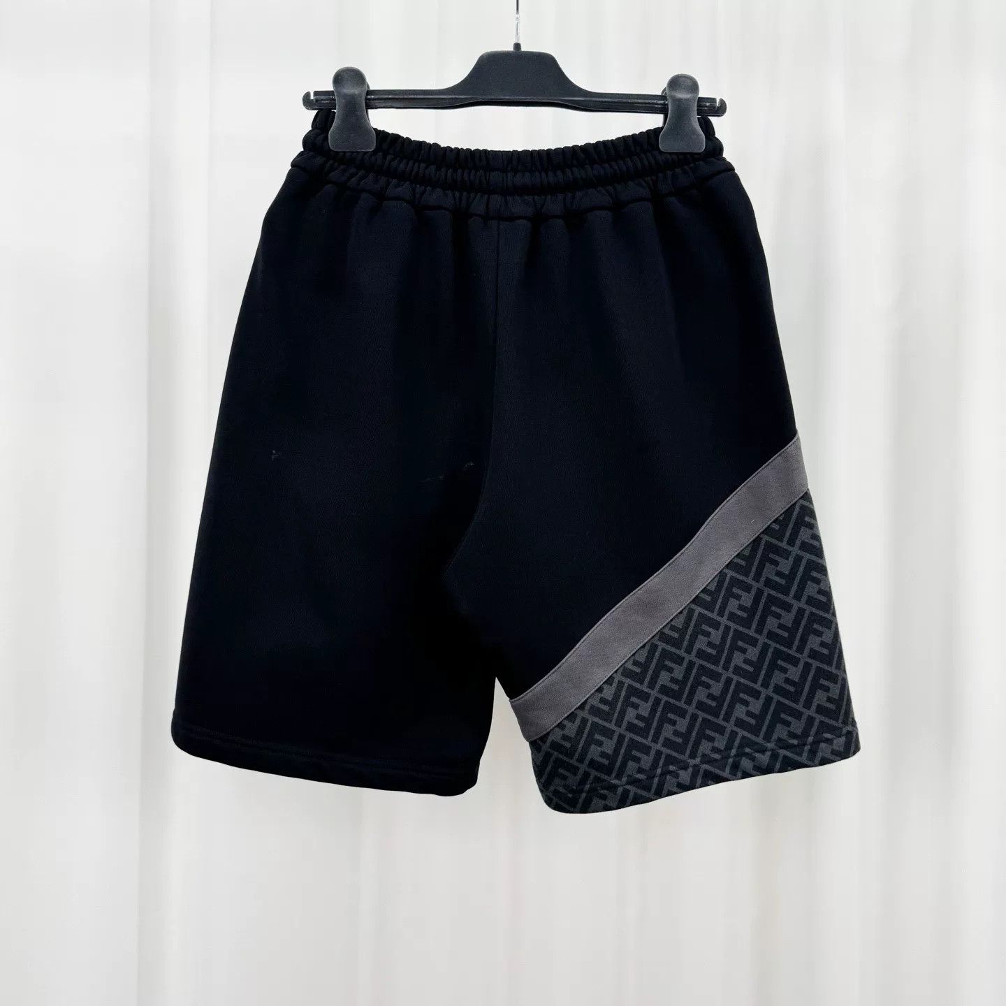 Fendi Fendi Monogram Detail Sweat Shorts Size XS Size US 28 / EU 44 - 3 Thumbnail
