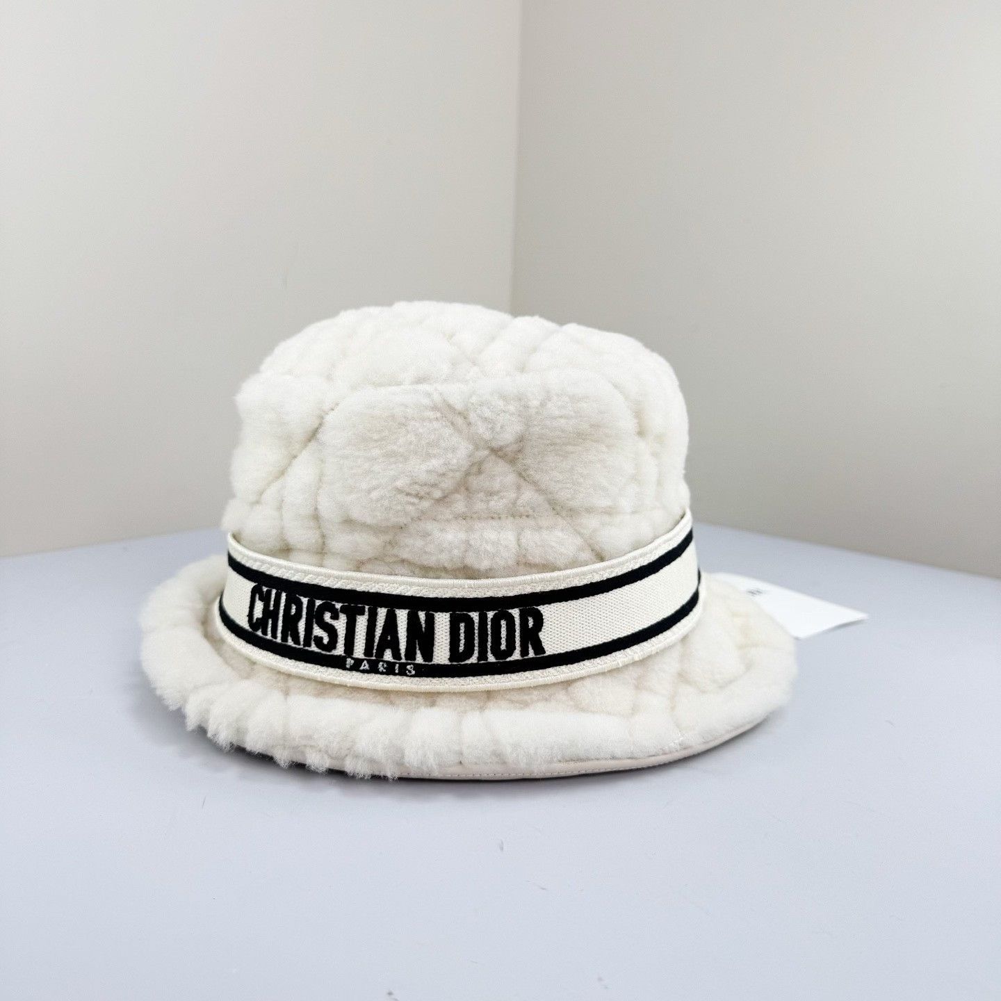 Dior Dior Shearling Bucket Hat Size 57 Size ONE SIZE - 3 Thumbnail