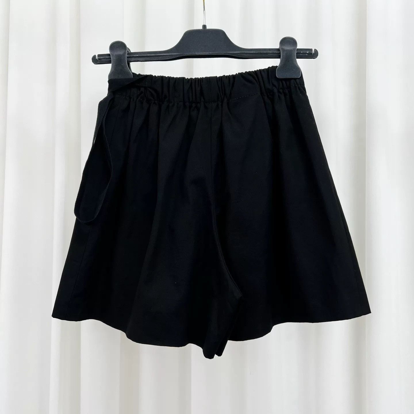 Prada Prada Button Detail Shorts IT 36 Size 25" / US 0 / IT 36 - 3 Thumbnail