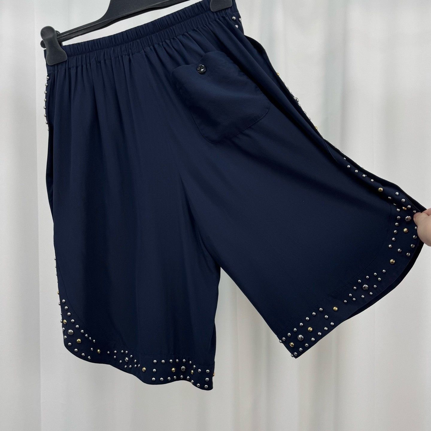 Louis Vuitton Louis Vuitton Studded Silk Shorts Size 36 Size 26" / US 2 / IT 38 - 6 Thumbnail